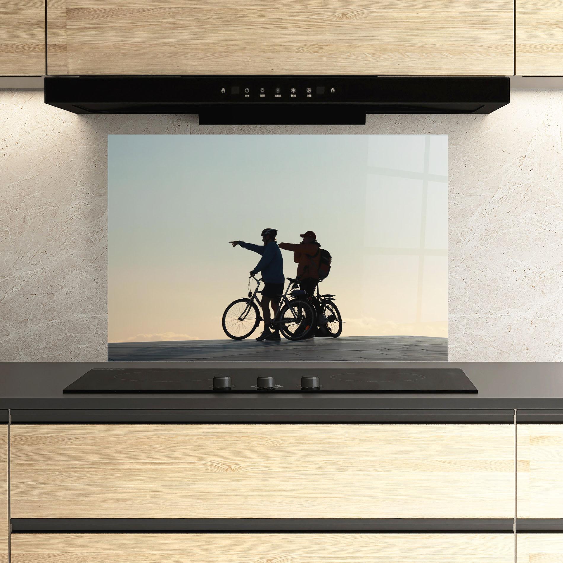 Panou Sticla Bucatarie Bike Pointing Shilouette mockup 3