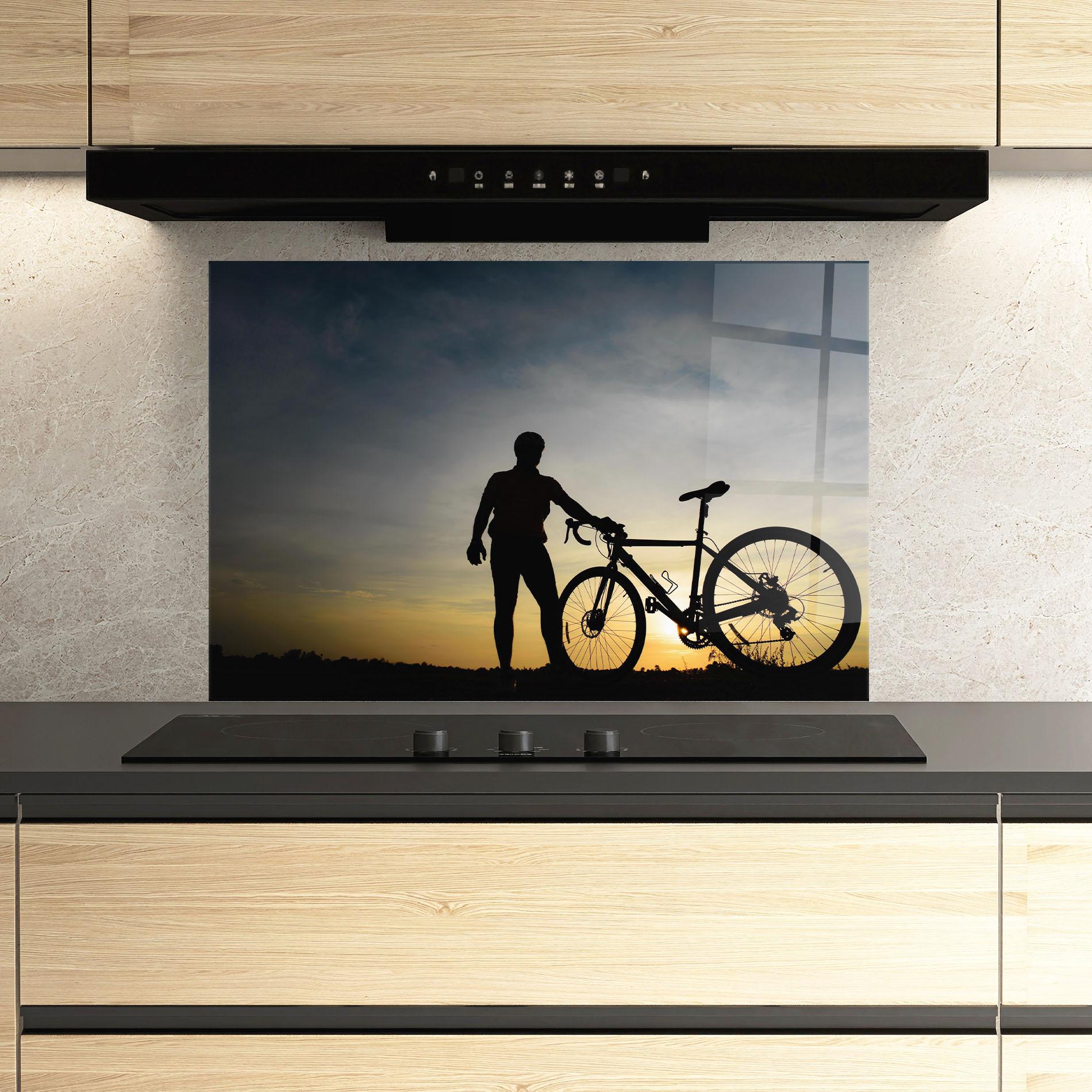Panou Sticla Bucatarie Holding Bike Shilouette mockup 3