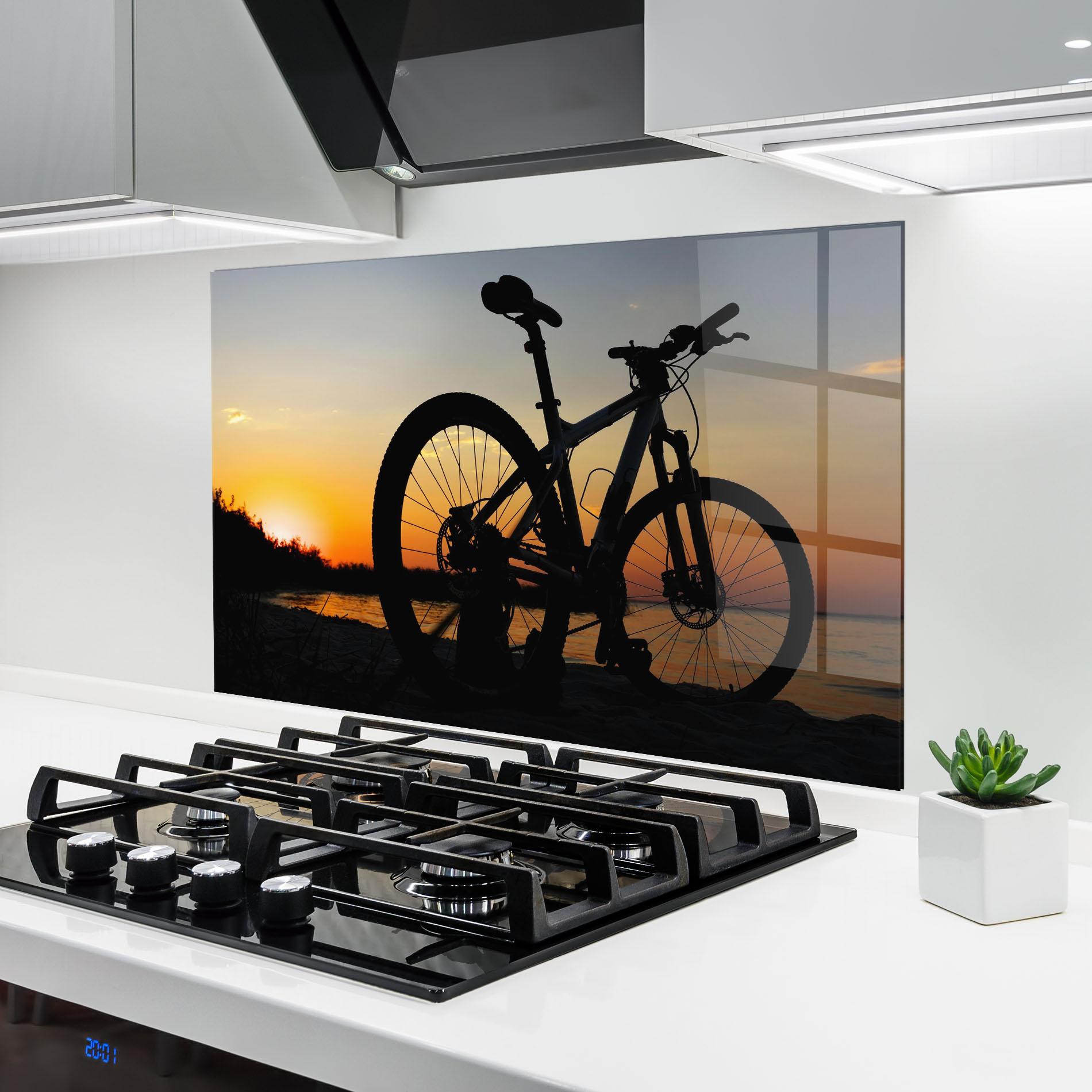 Panou Sticla Bucatarie Beach Bike Silhouette mockup 6