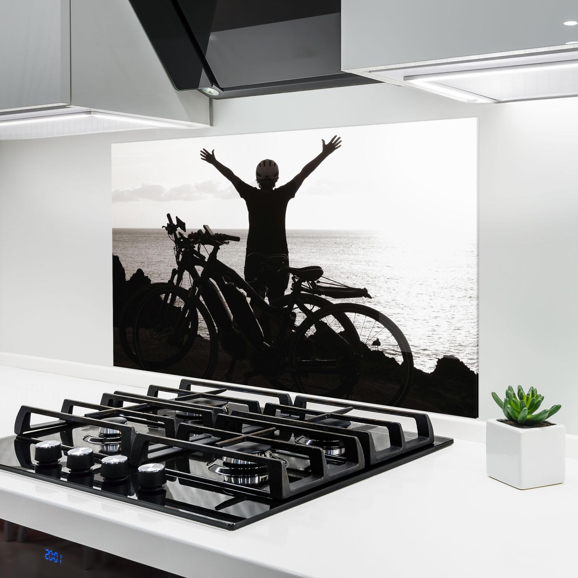 Panou Sticla Bucatarie Facing Sea Woman mockup 6