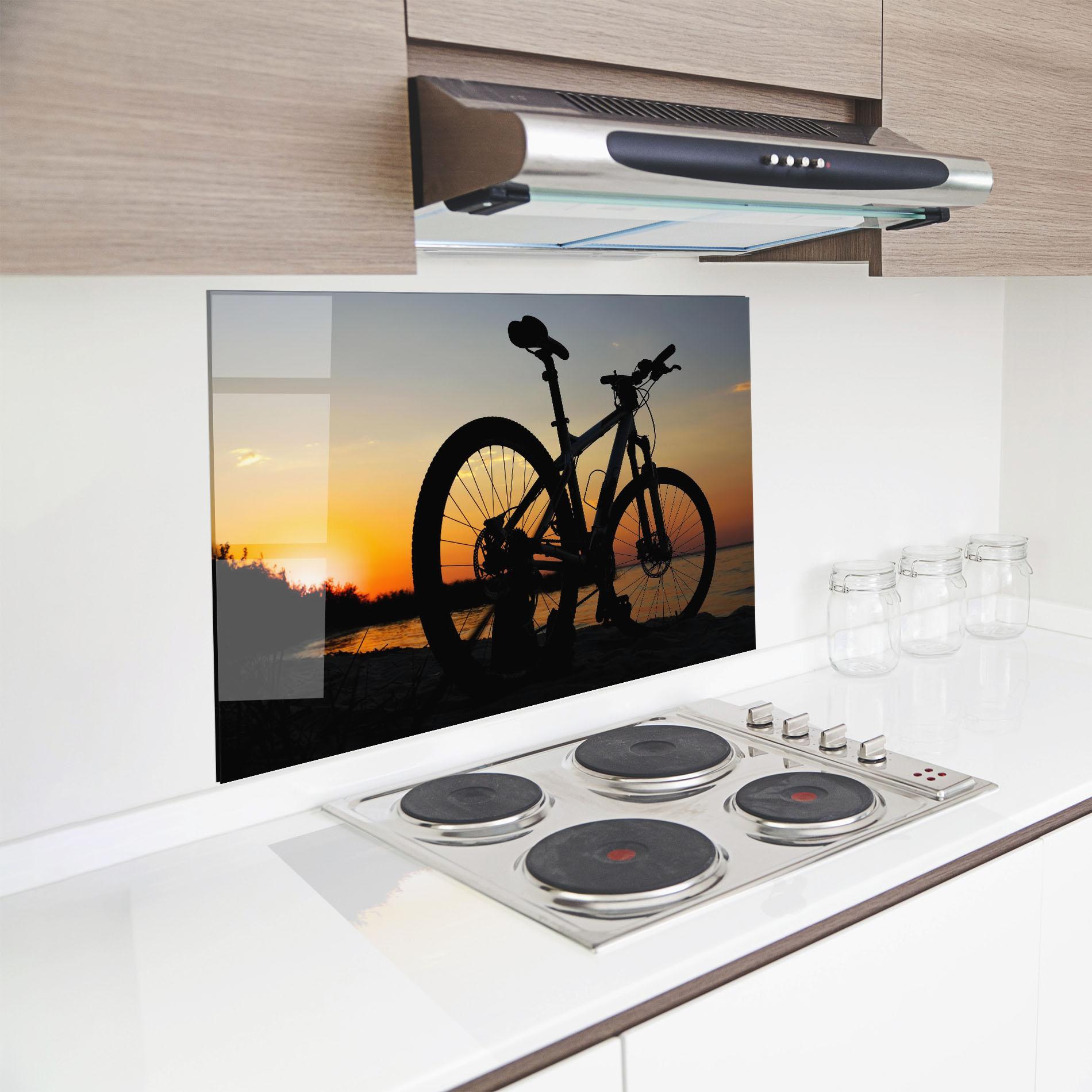 Panou Sticla Bucatarie Beach Bike Silhouette mockup 8