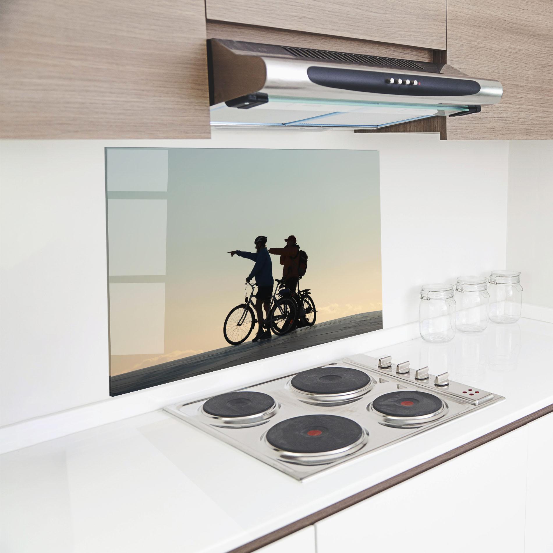 Panou Sticla Bucatarie Bike Pointing Shilouette mockup 8