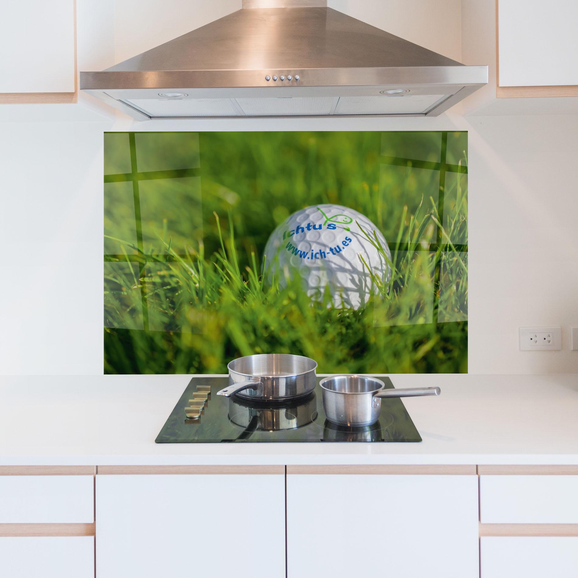 Panou Sticla Bucatarie Golf Ball In Grass mockup 5