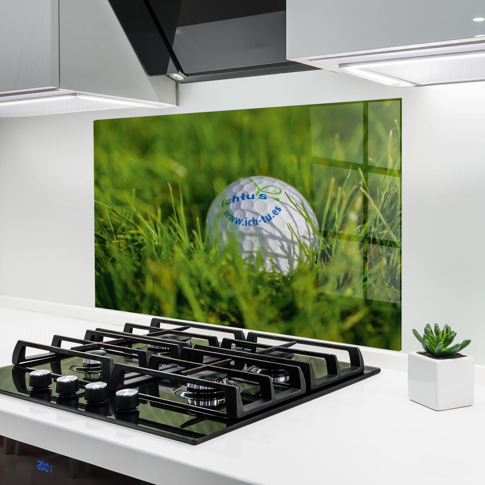 Panou Sticla Bucatarie Golf Ball In Grass mockup 6