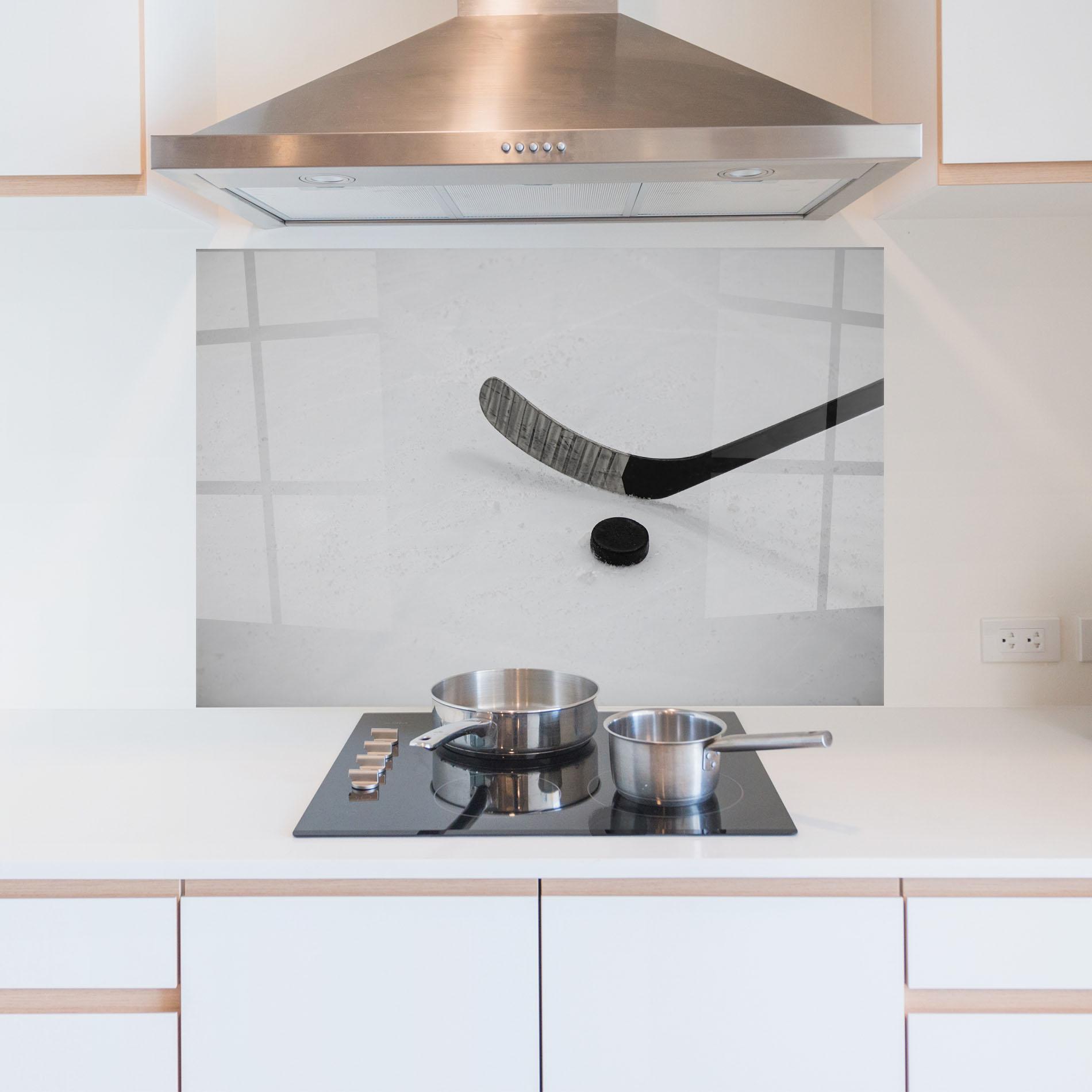 Panou Sticla Bucatarie Hockey Puck mockup 5