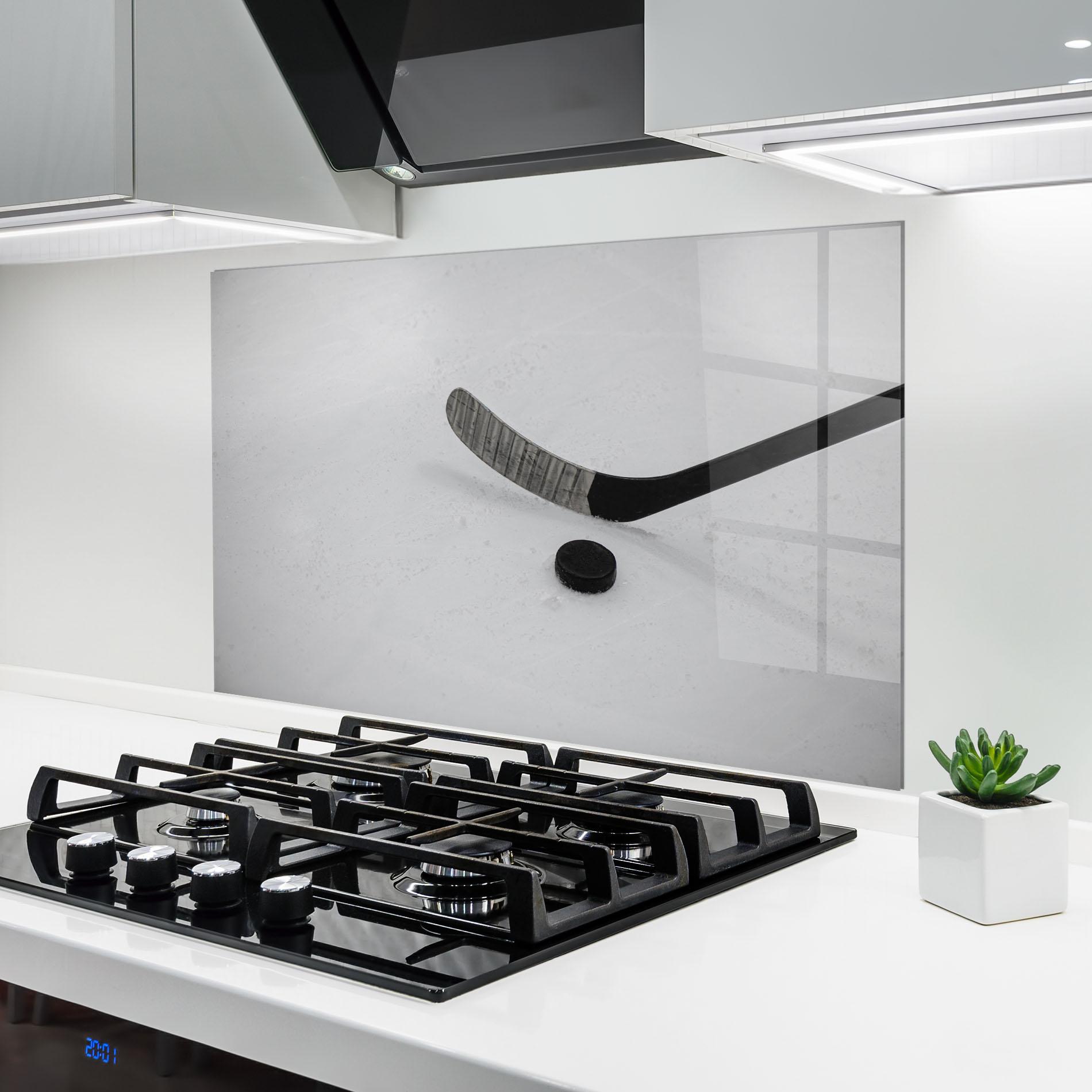 Panou Sticla Bucatarie Hockey Puck mockup 6