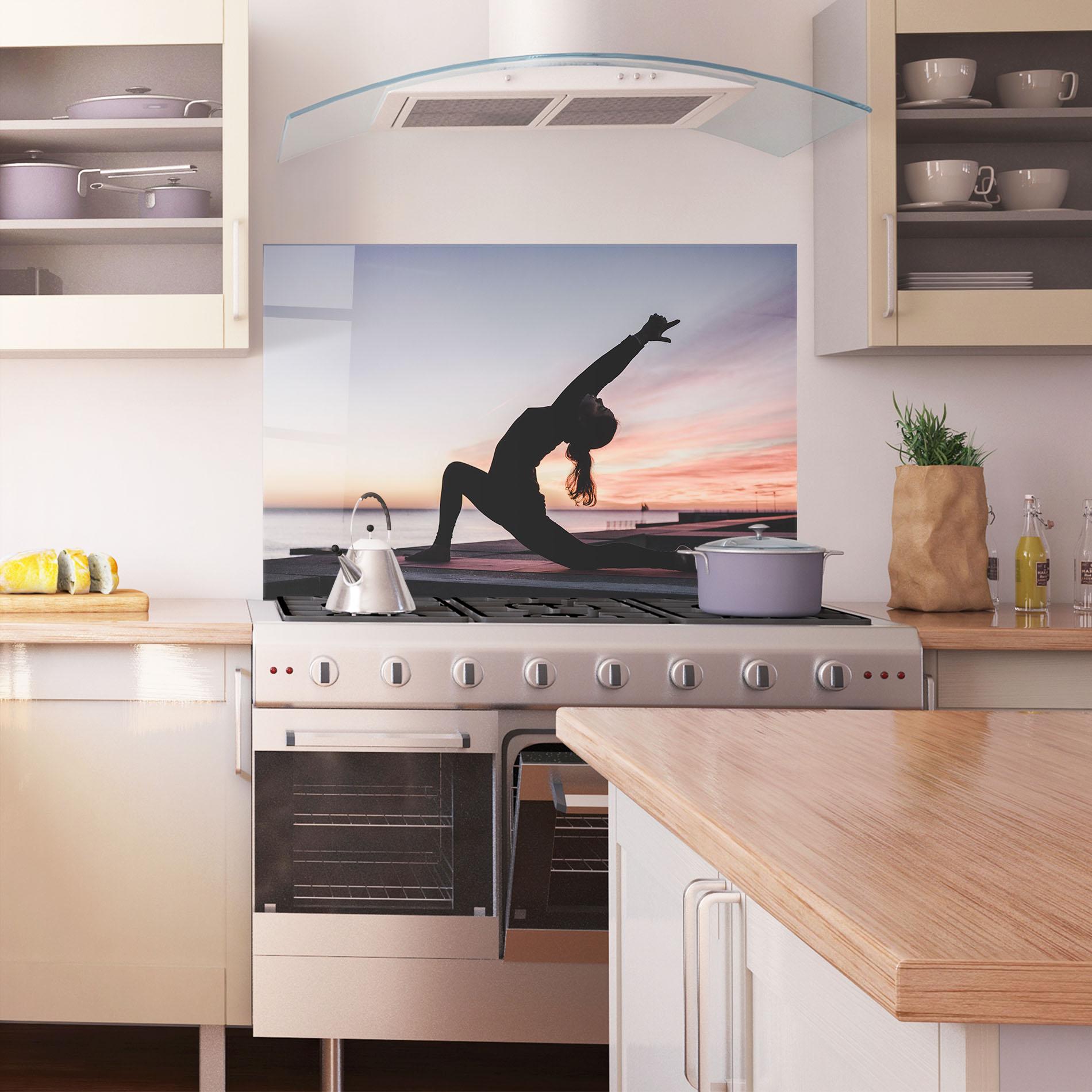 Panou Sticla Bucatarie Purple Sky Yoga mockup 1