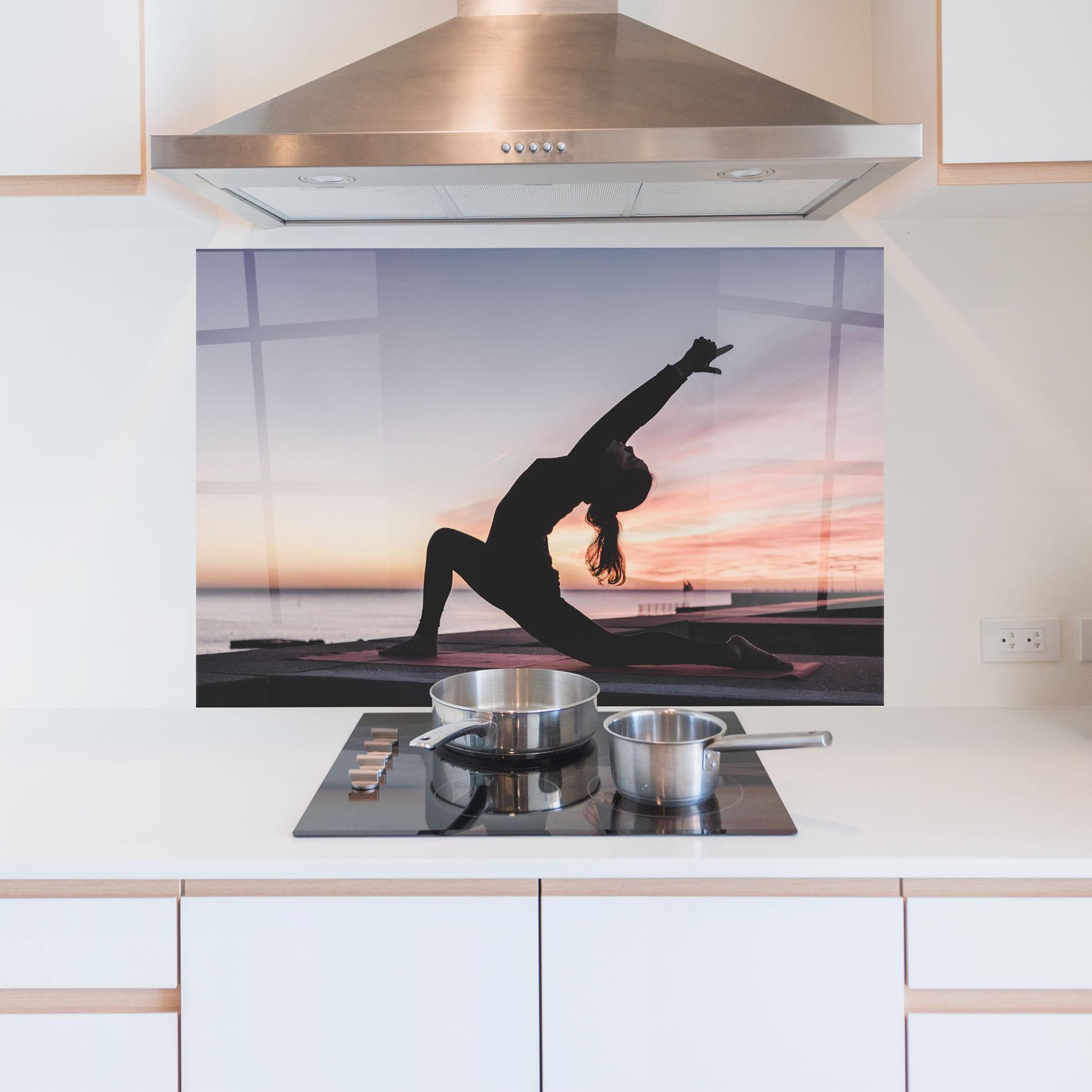 Panou Sticla Bucatarie Purple Sky Yoga mockup 5