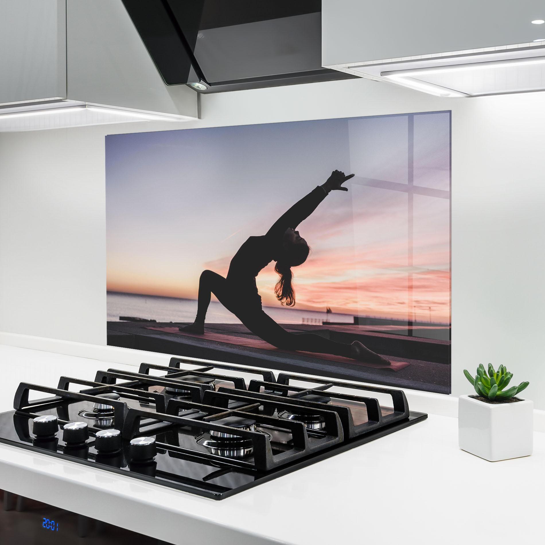 Panou Sticla Bucatarie Purple Sky Yoga mockup 6