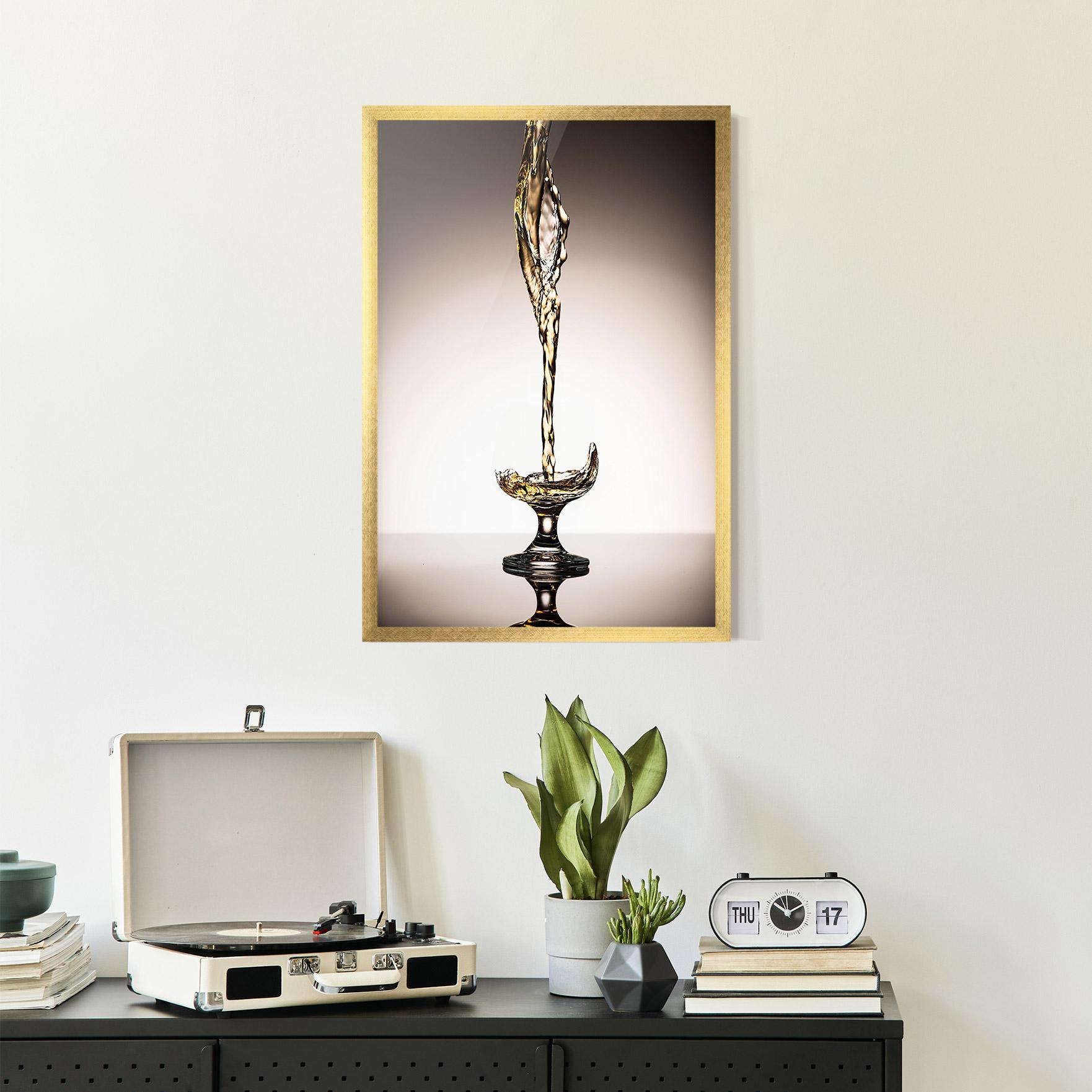 Poster Înrămat White Wine Splash mockup 2