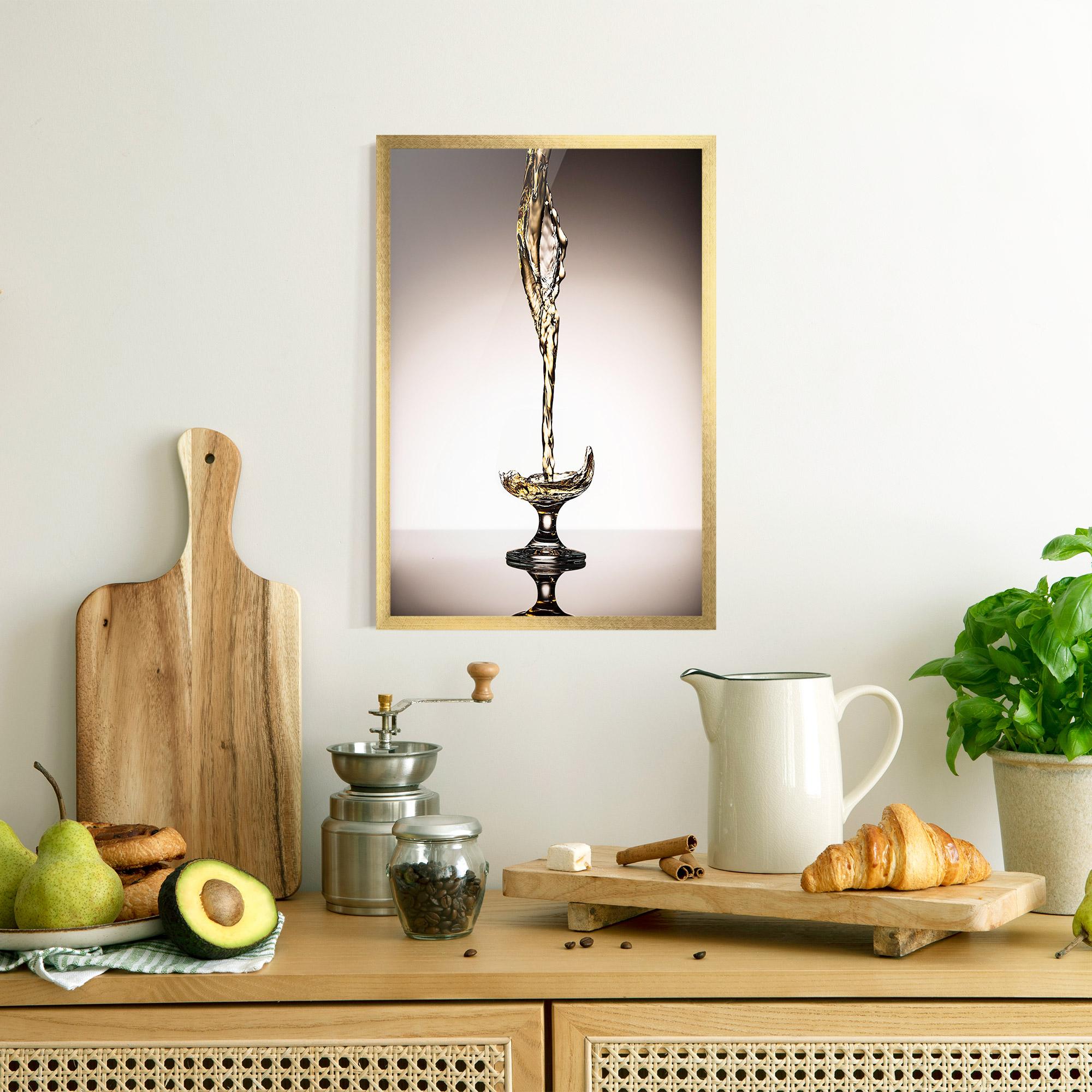 Poster Înrămat White Wine Splash mockup 8