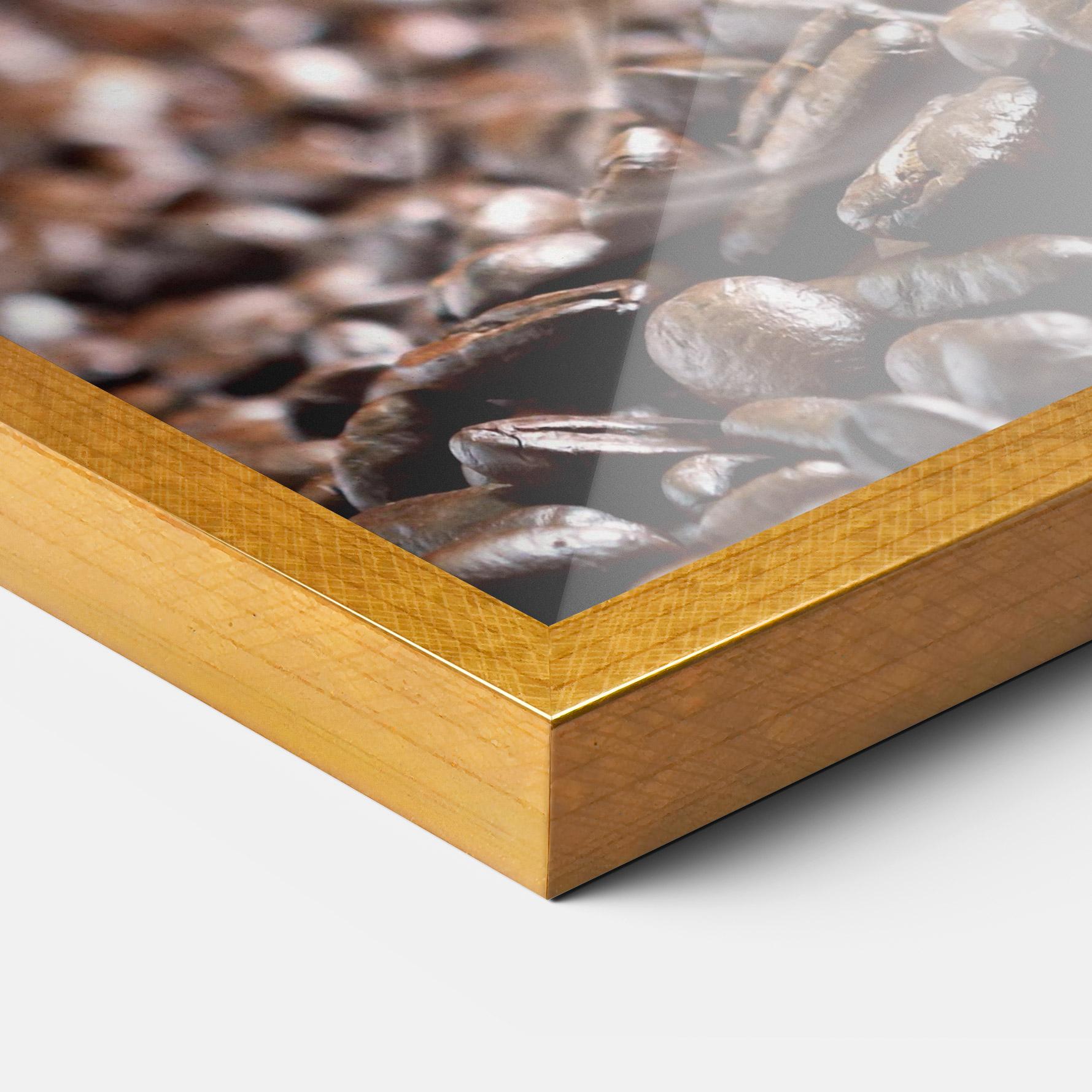 Poster Înrămat Close Up Falling Beans mockup 3