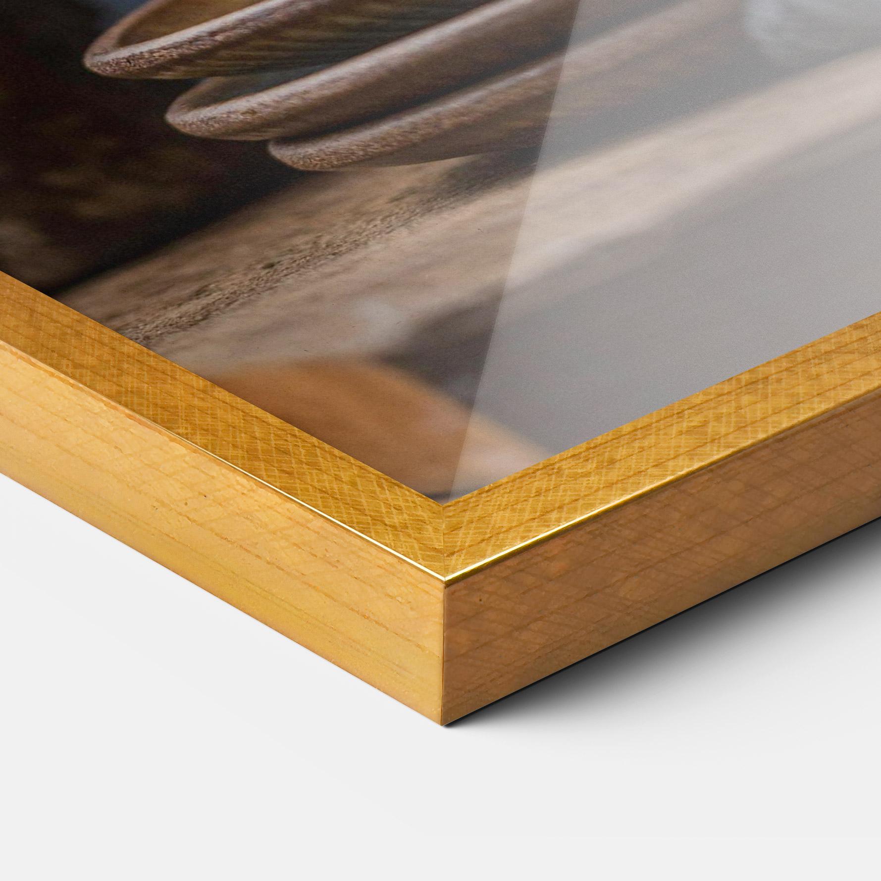 Poster Înrămat Using Honey mockup 3