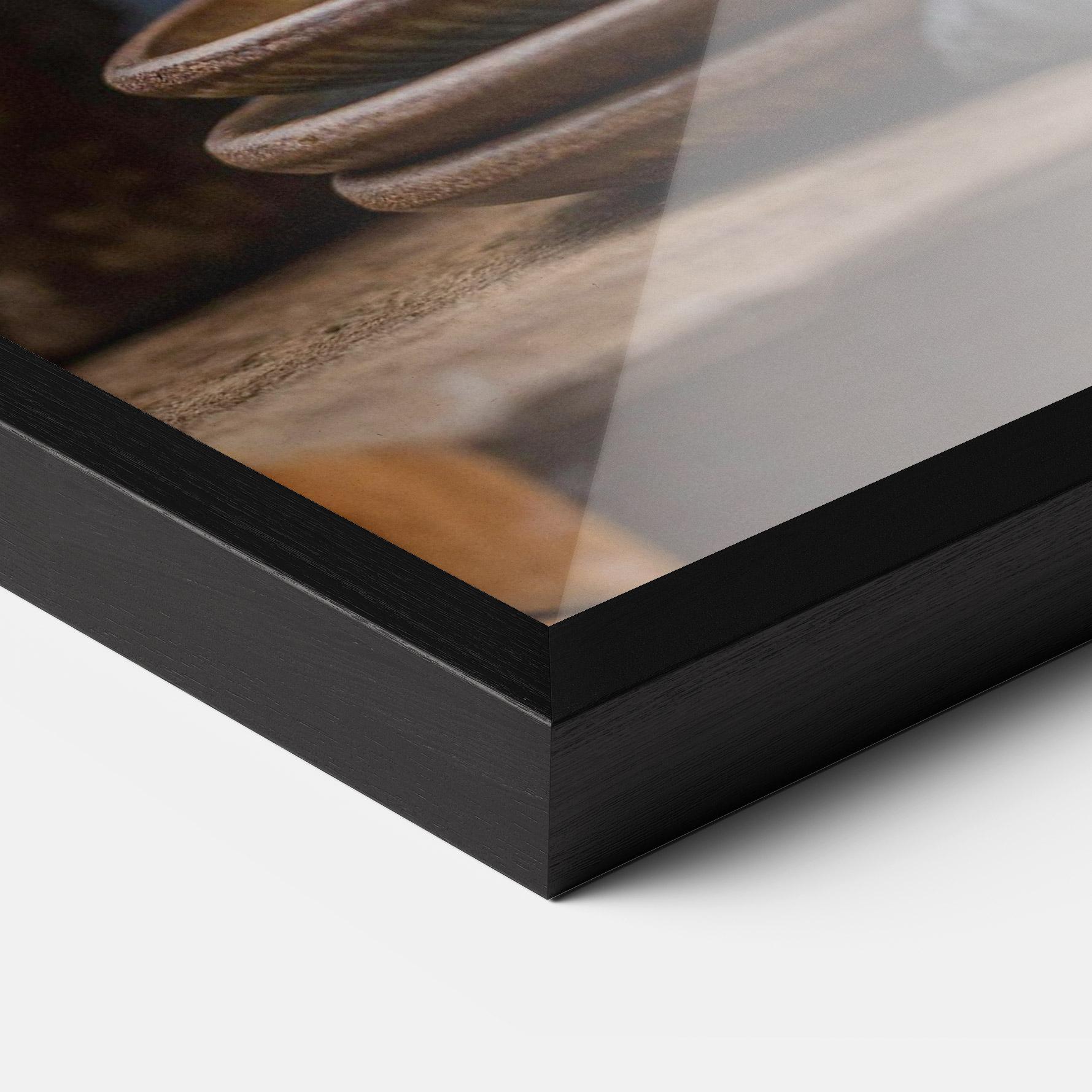 Poster Înrămat Using Honey mockup 3