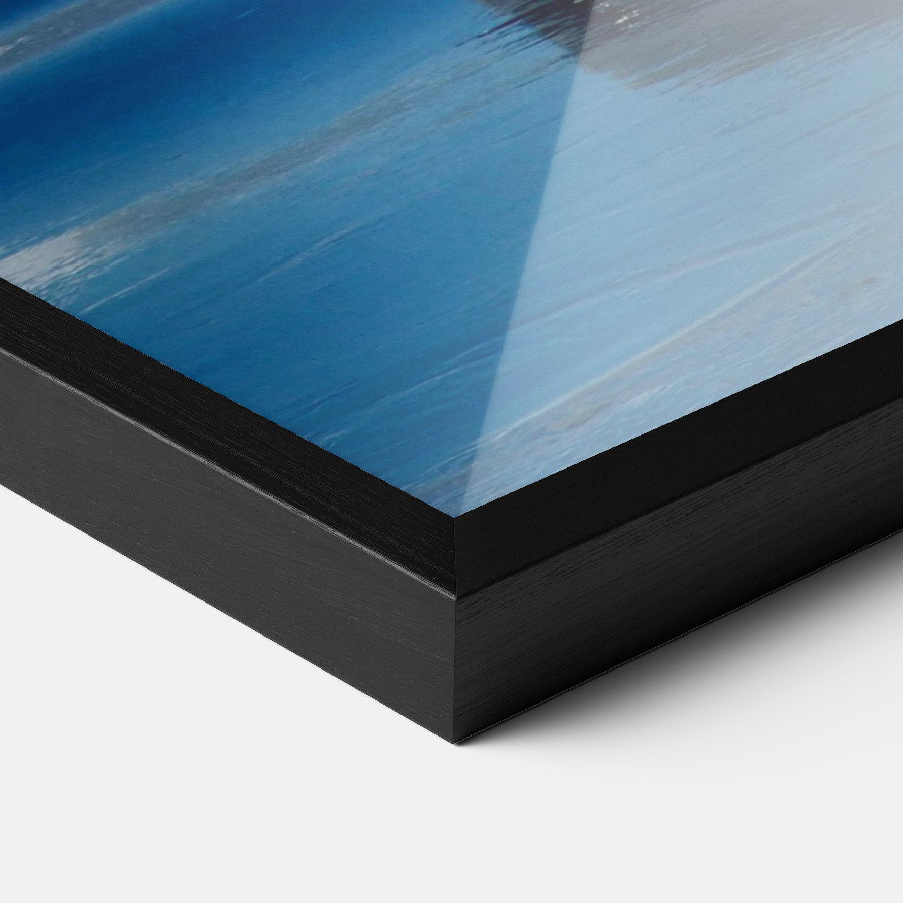 Poster Înrămat Whale Tail mockup 3