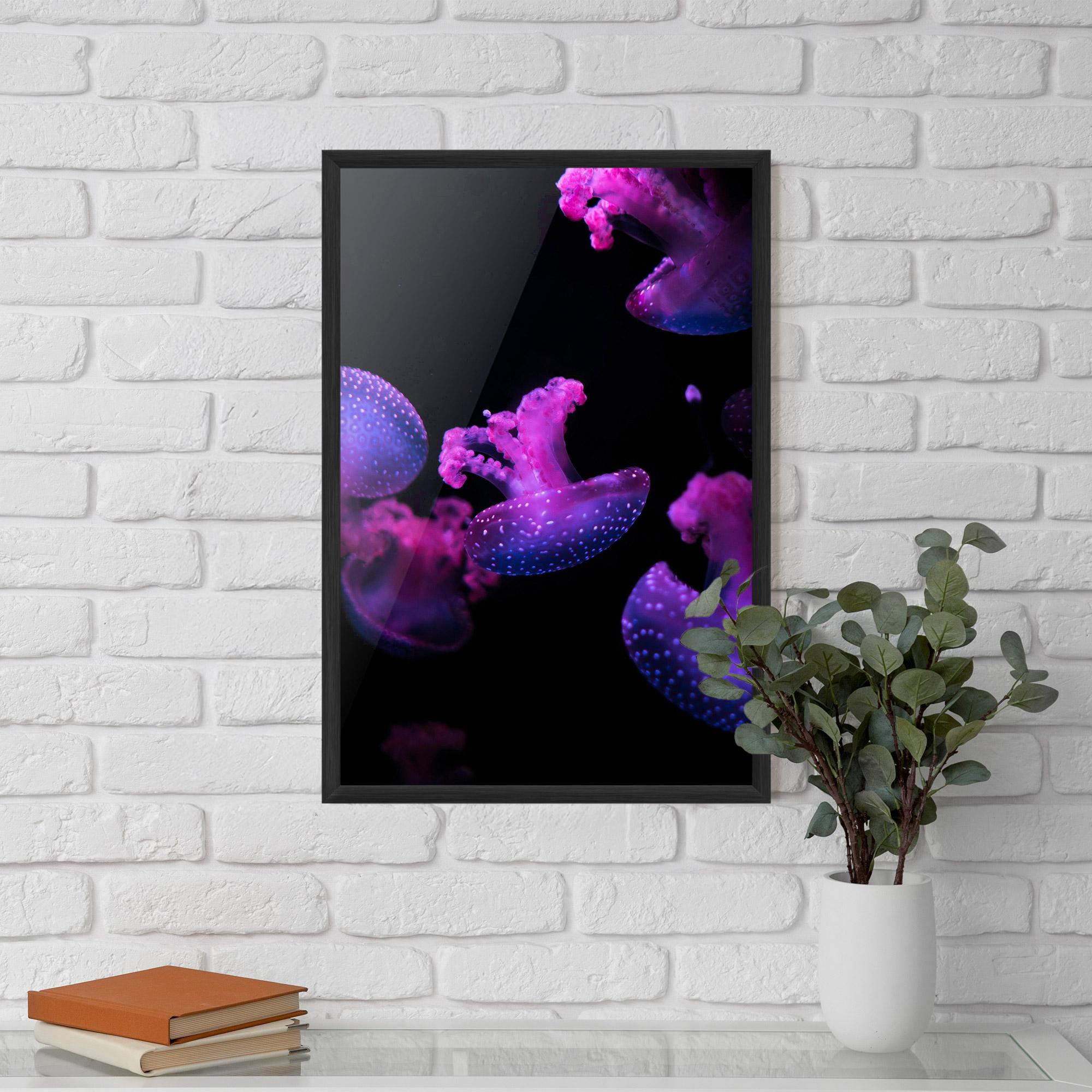 Poster Înrămat Little Purple Jellyfish mockup 5