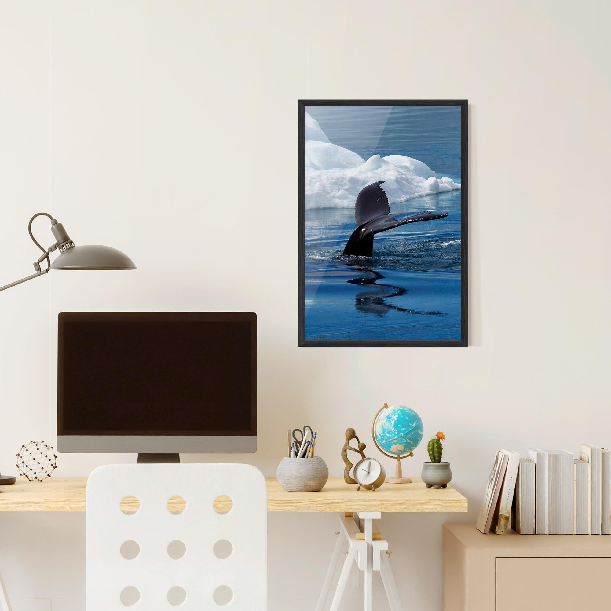 Poster Înrămat Whale Tail mockup 6