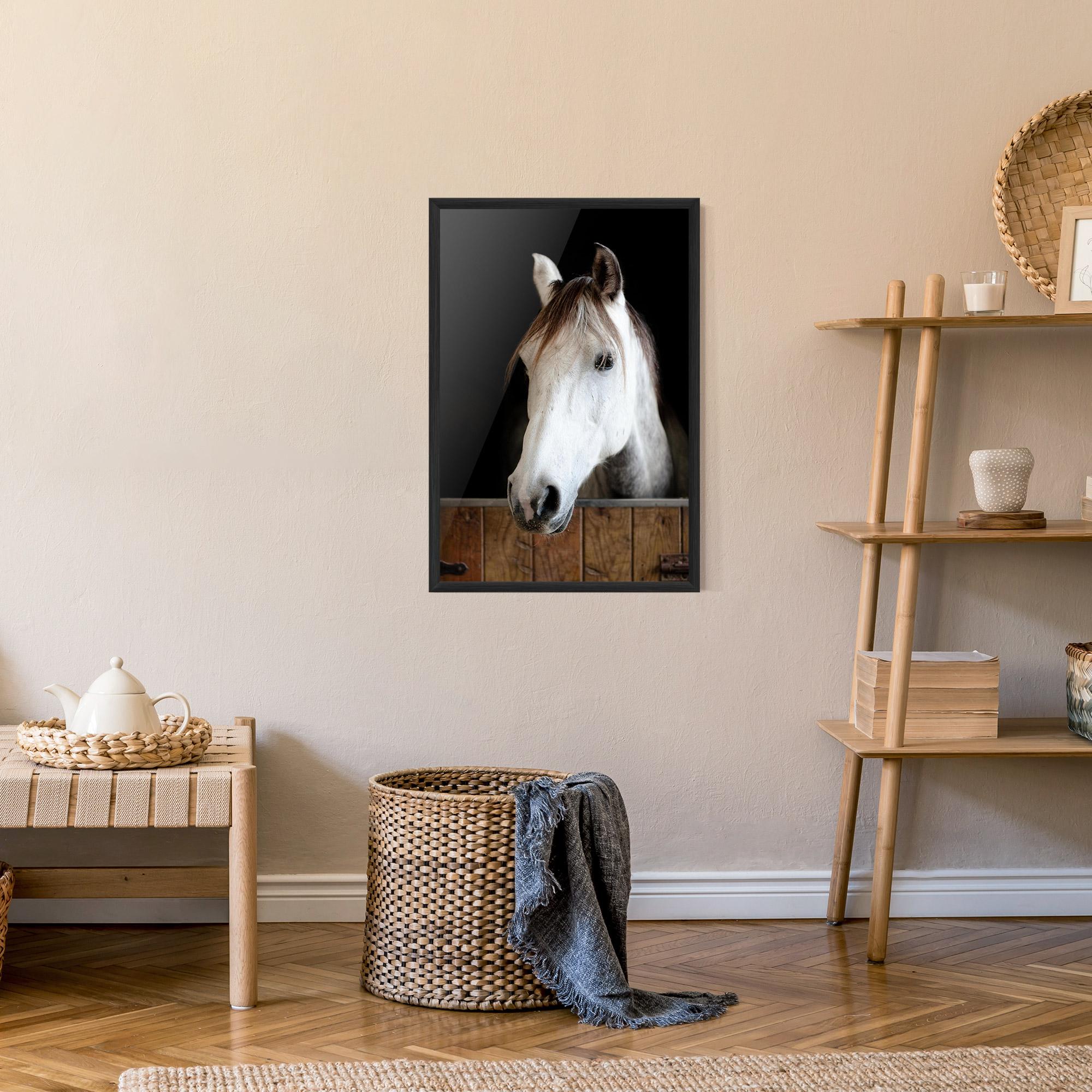 Poster Înrămat Grey Horse Head mockup 9