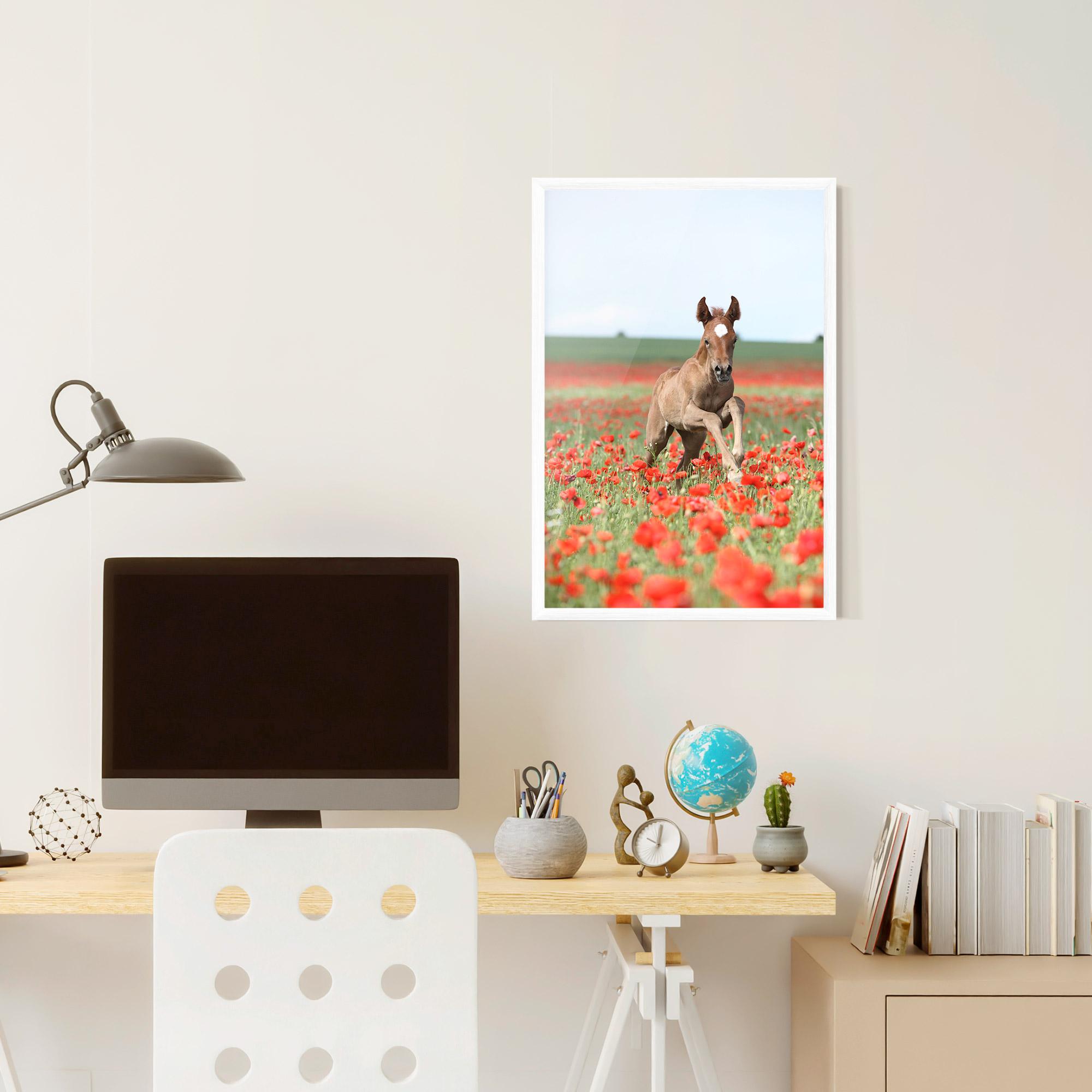 Poster Înrămat Red Flowers Horse mockup 6