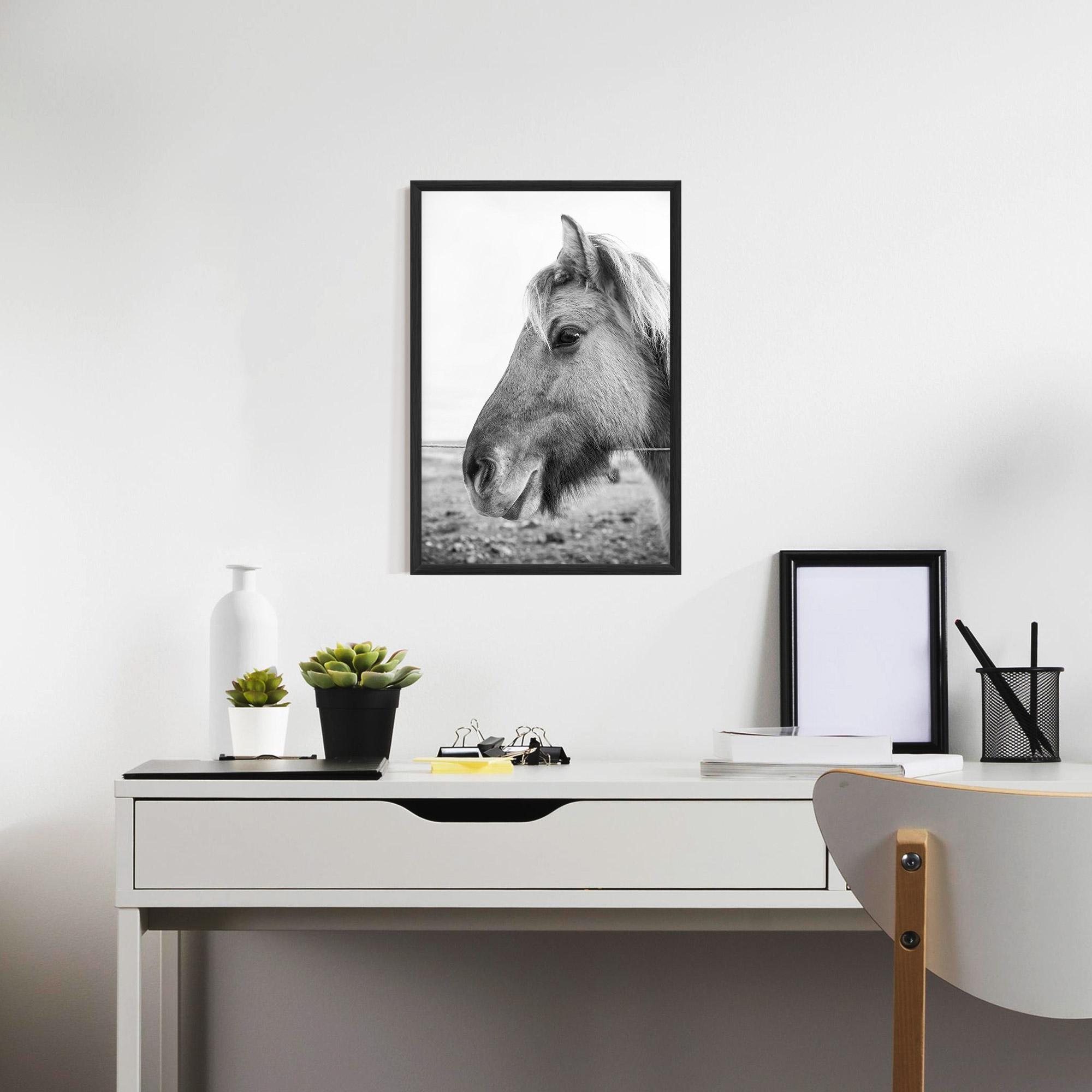 Poster Înrămat Gray Horse Head mockup 7