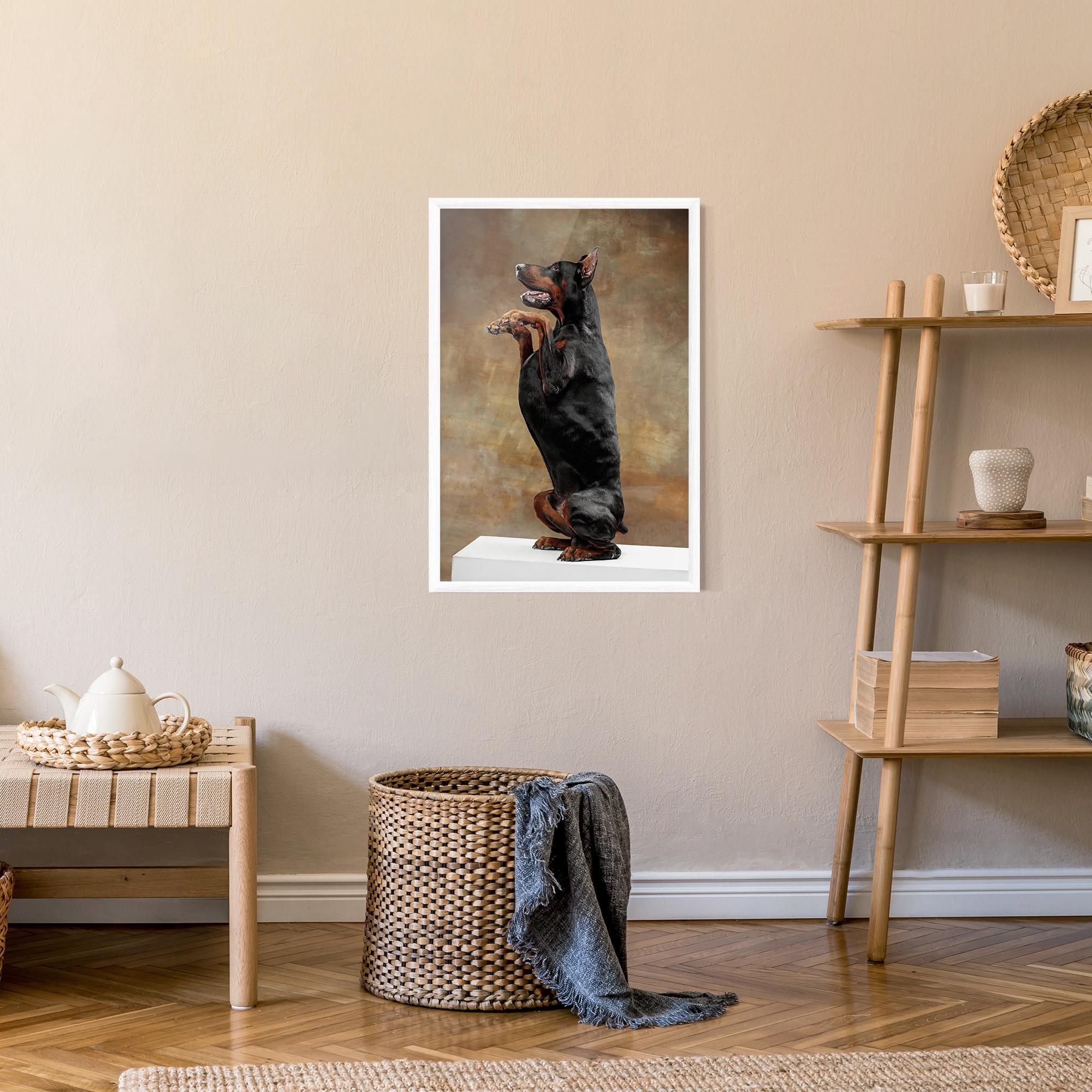 Poster Înrămat Doberman Standing mockup 9