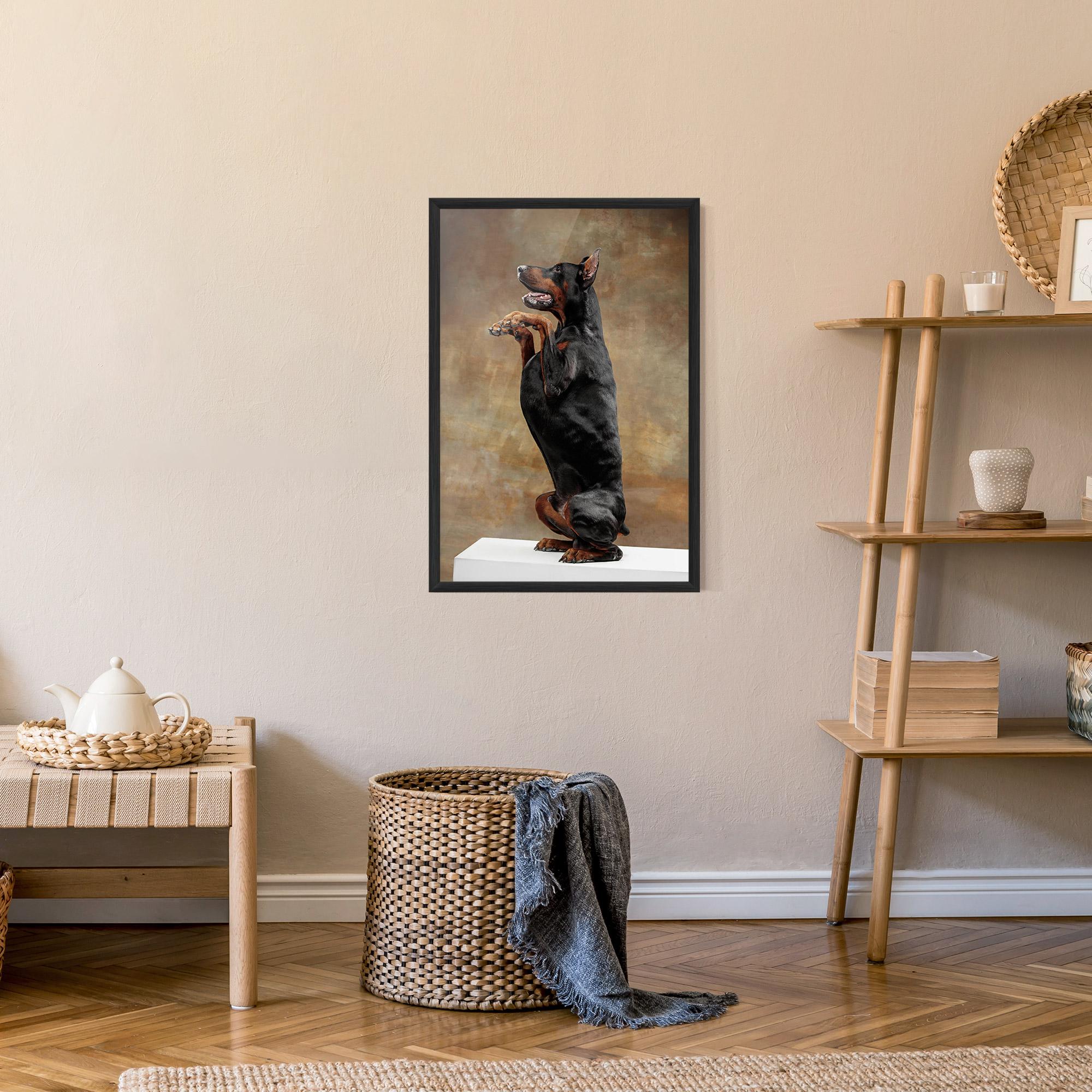 Poster Înrămat Doberman Standing mockup 9