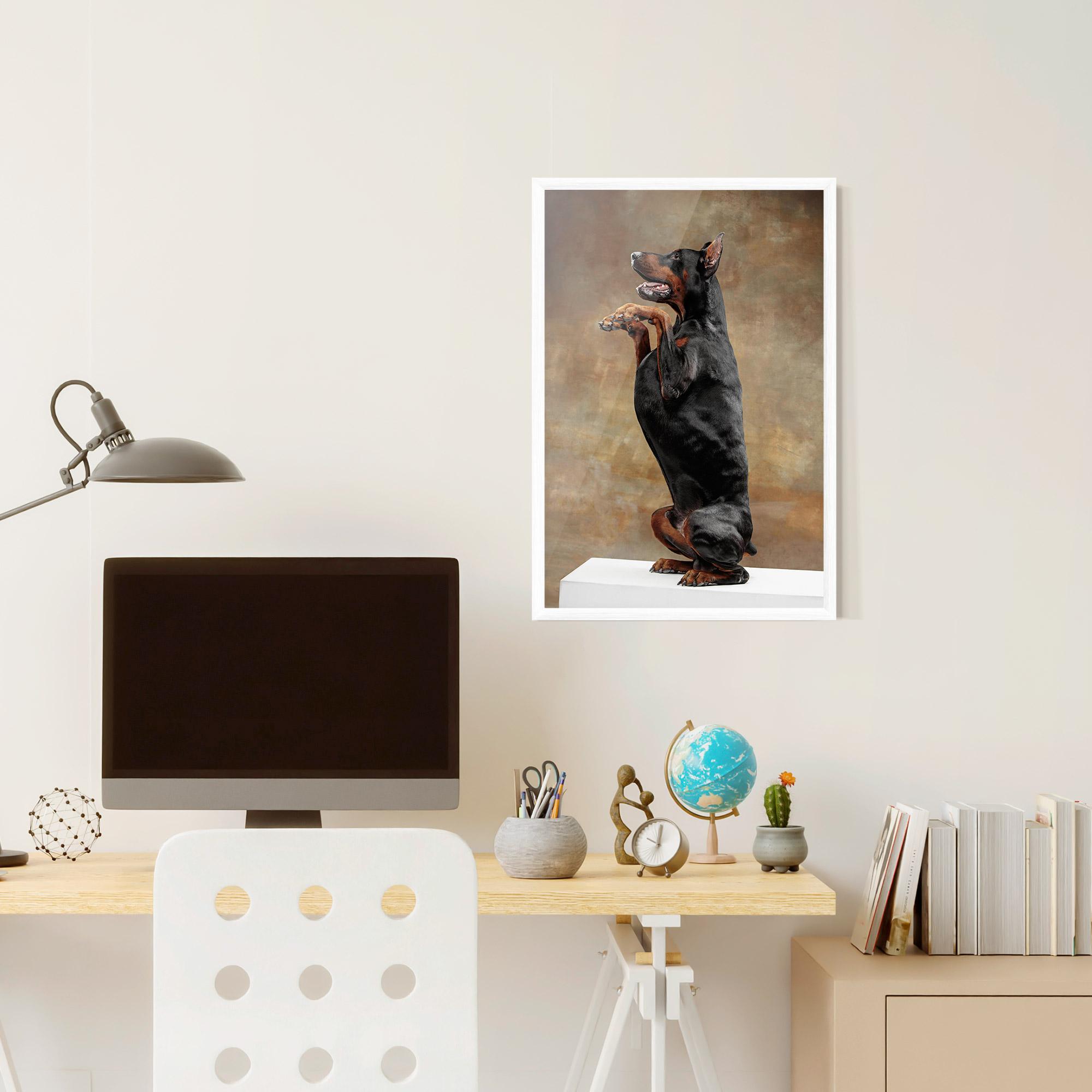 Poster Înrămat Doberman Standing mockup 6
