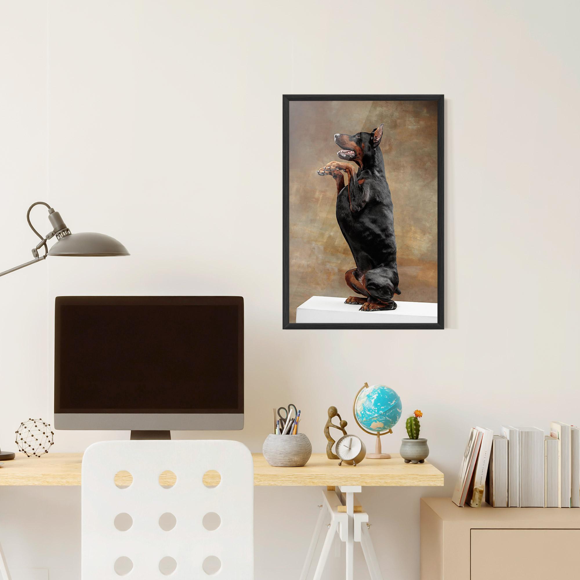Poster Înrămat Doberman Standing mockup 6