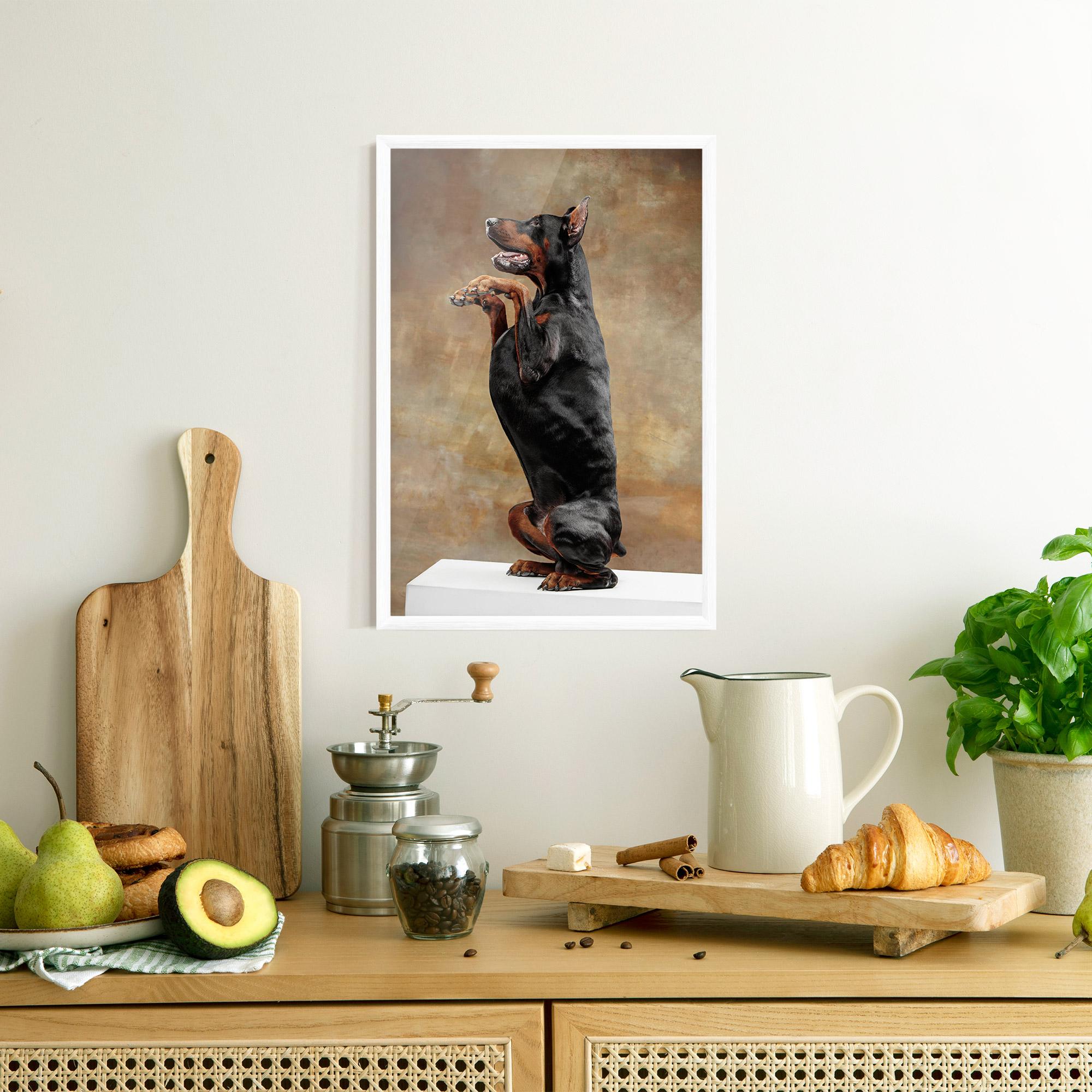 Poster Înrămat Doberman Standing mockup 8