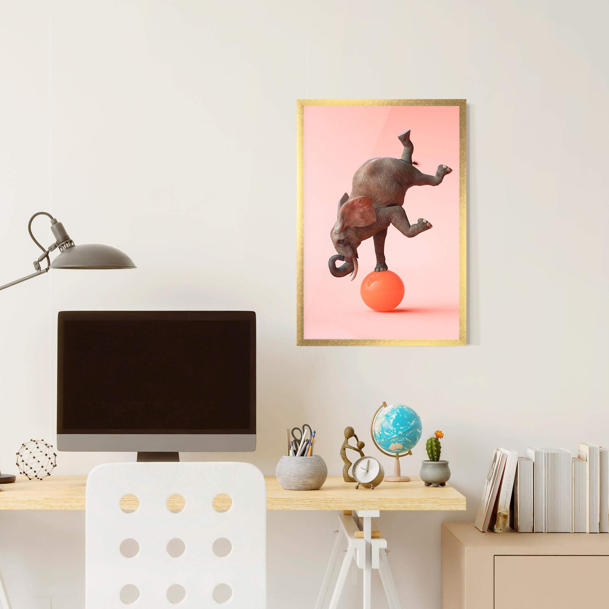 Poster Înrămat Ball Elephant mockup 6