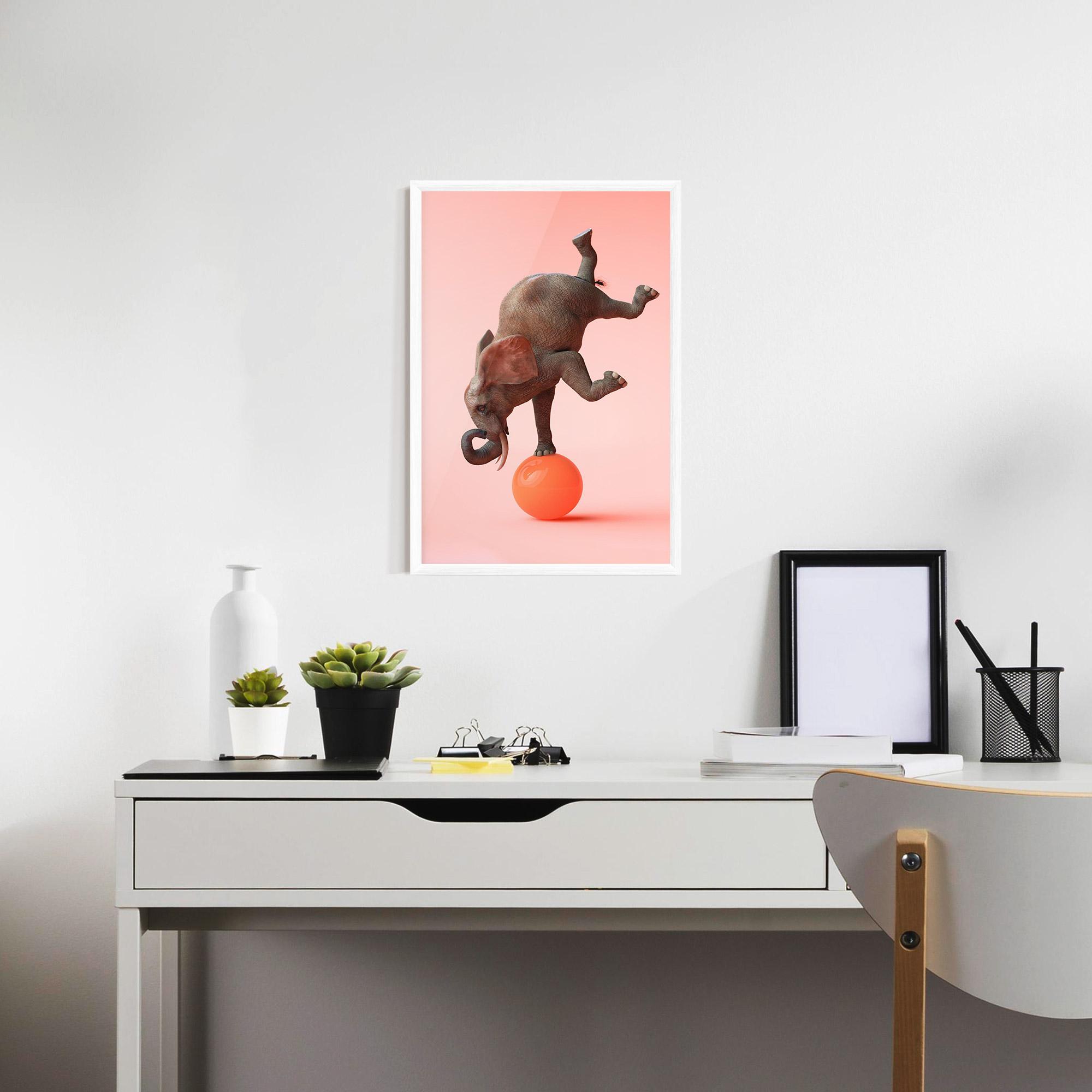 Poster Înrămat Ball Elephant mockup 7