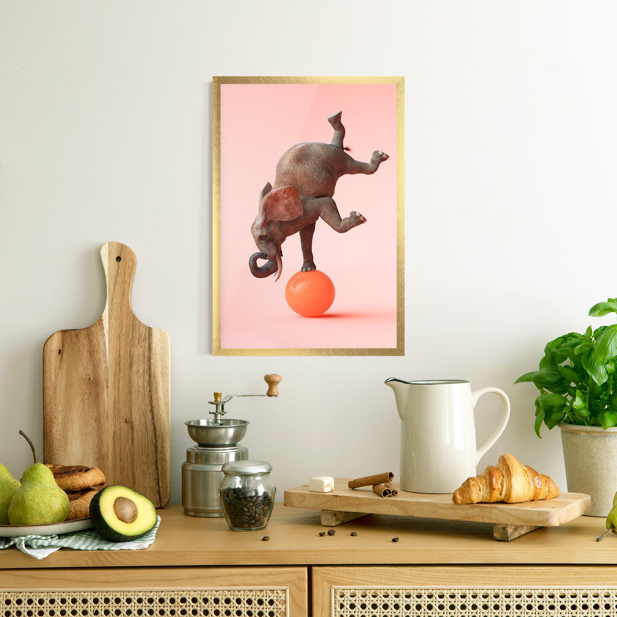 Poster Înrămat Ball Elephant mockup 8