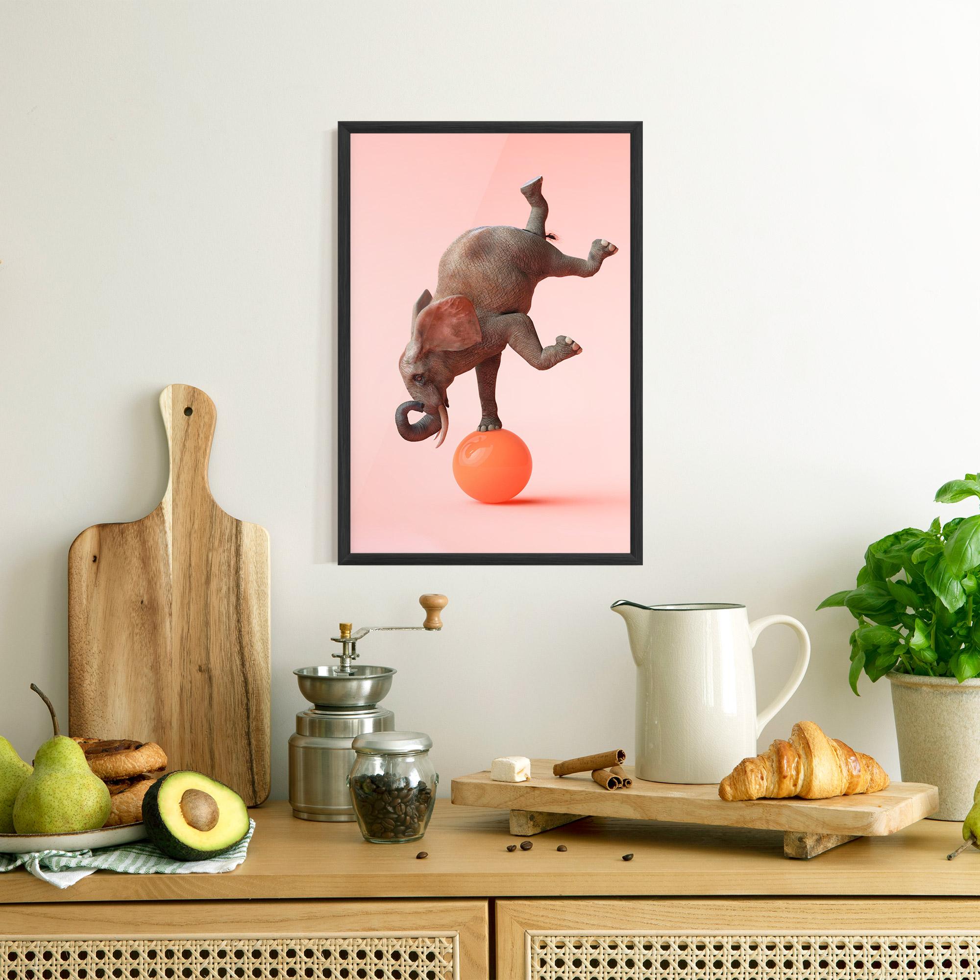 Poster Înrămat Ball Elephant mockup 8