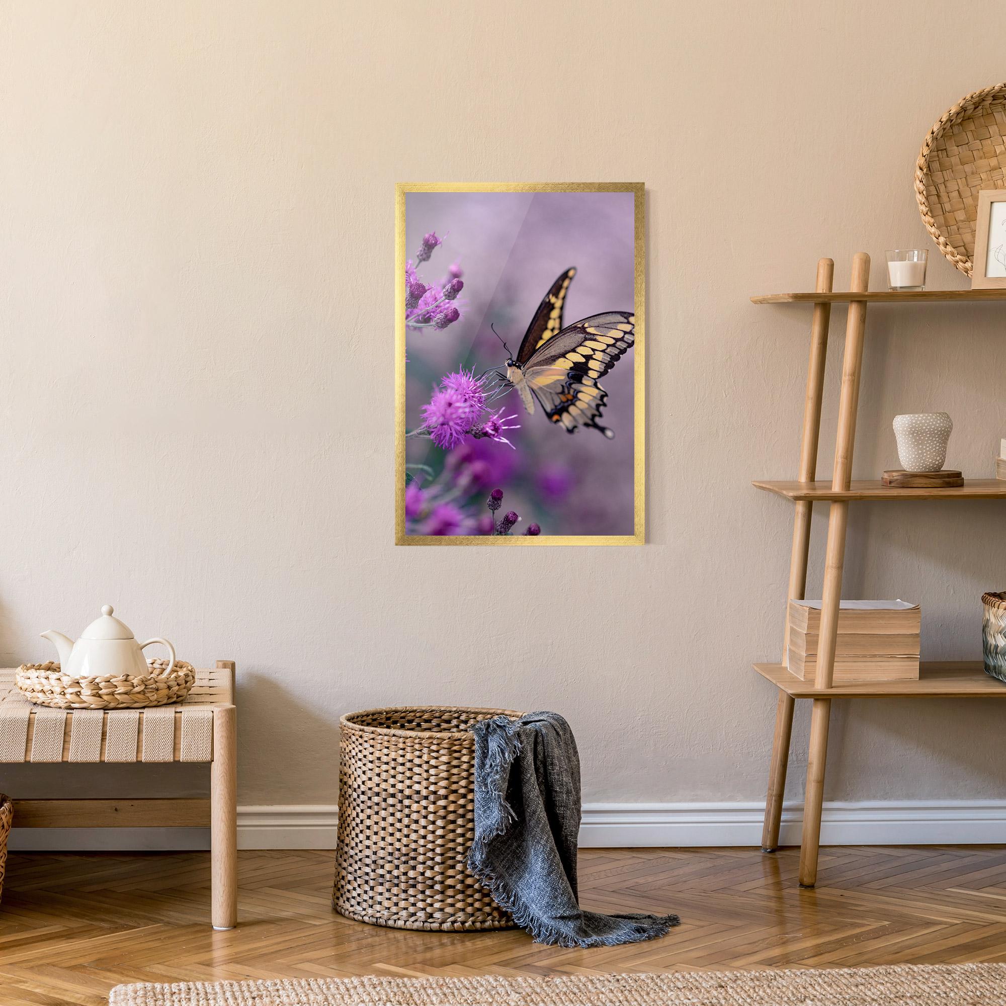 Poster Înrămat Cream Black Butterfly mockup 9