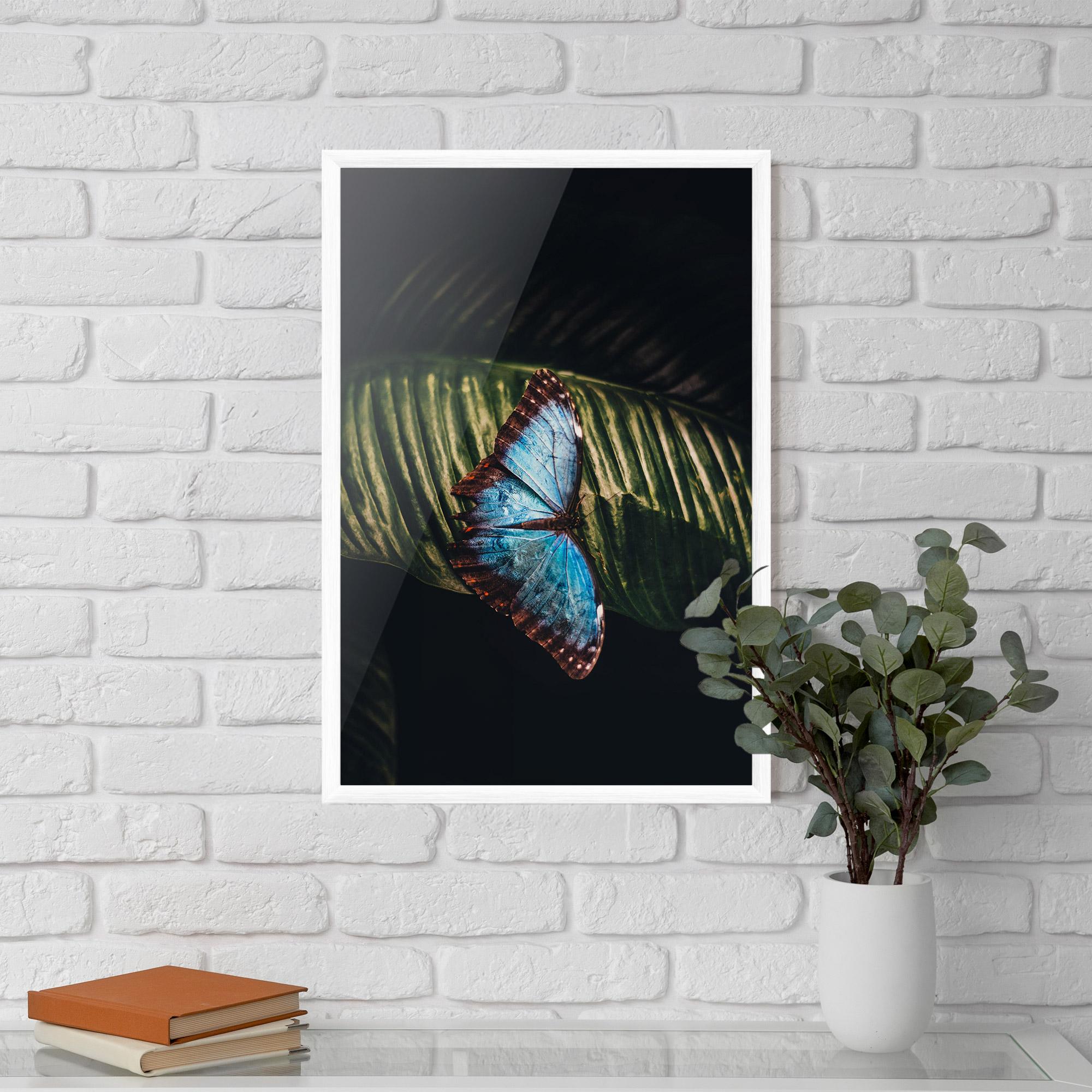 Poster Înrămat Light Blue Butterfly mockup 5