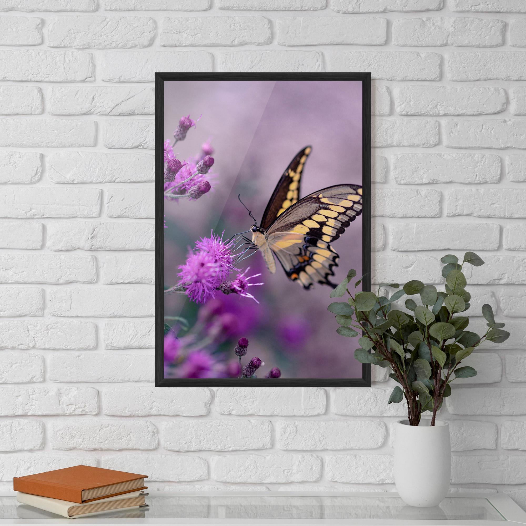 Poster Înrămat Cream Black Butterfly mockup 5