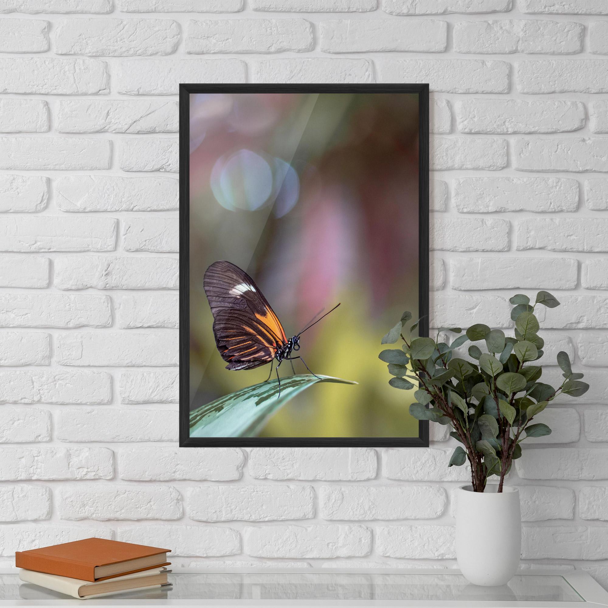 Poster Înrămat Dark Purple Butterfly mockup 5