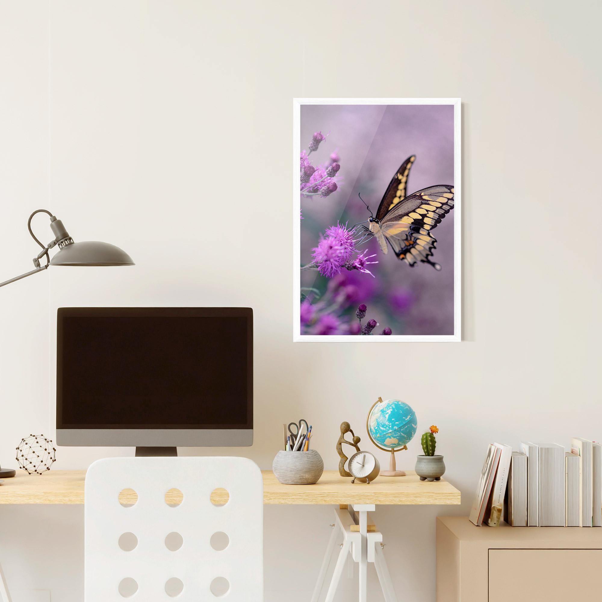 Poster Înrămat Cream Black Butterfly mockup 6