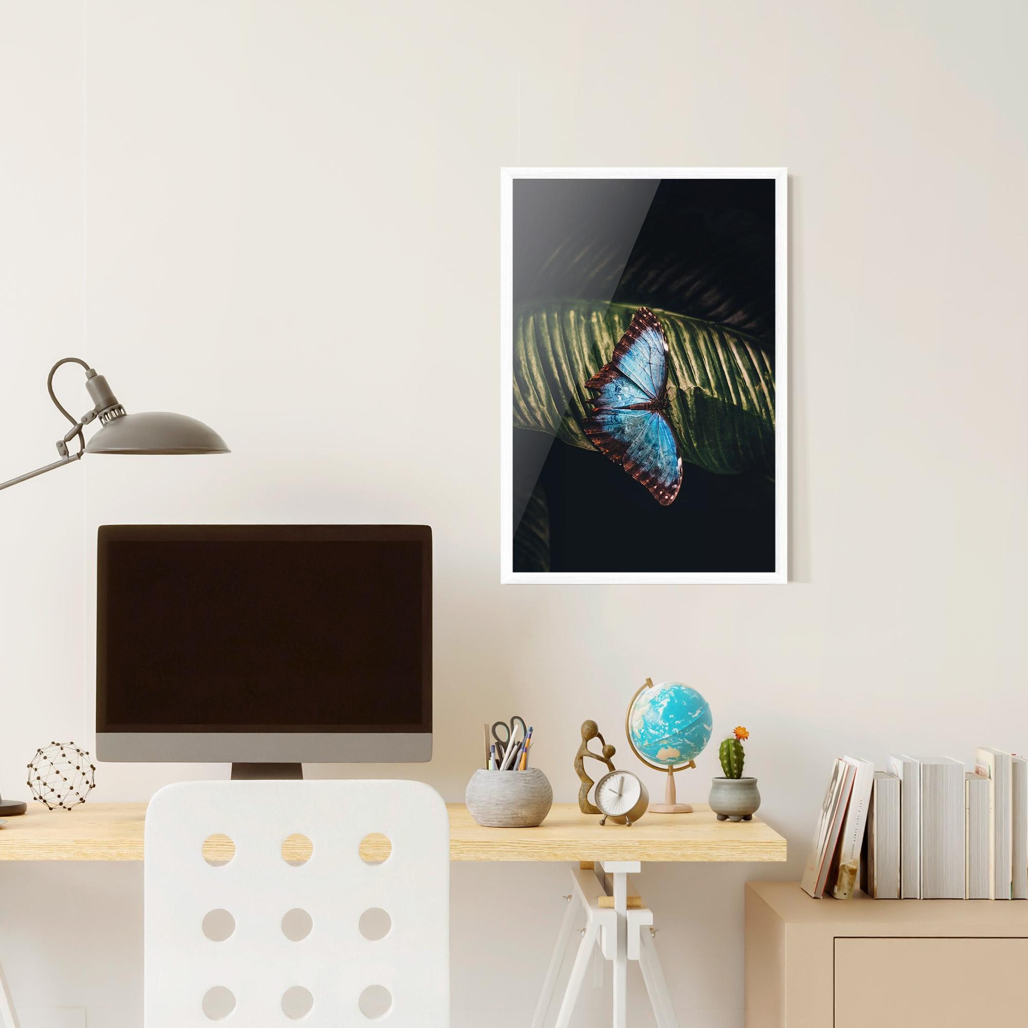 Poster Înrămat Light Blue Butterfly mockup 6