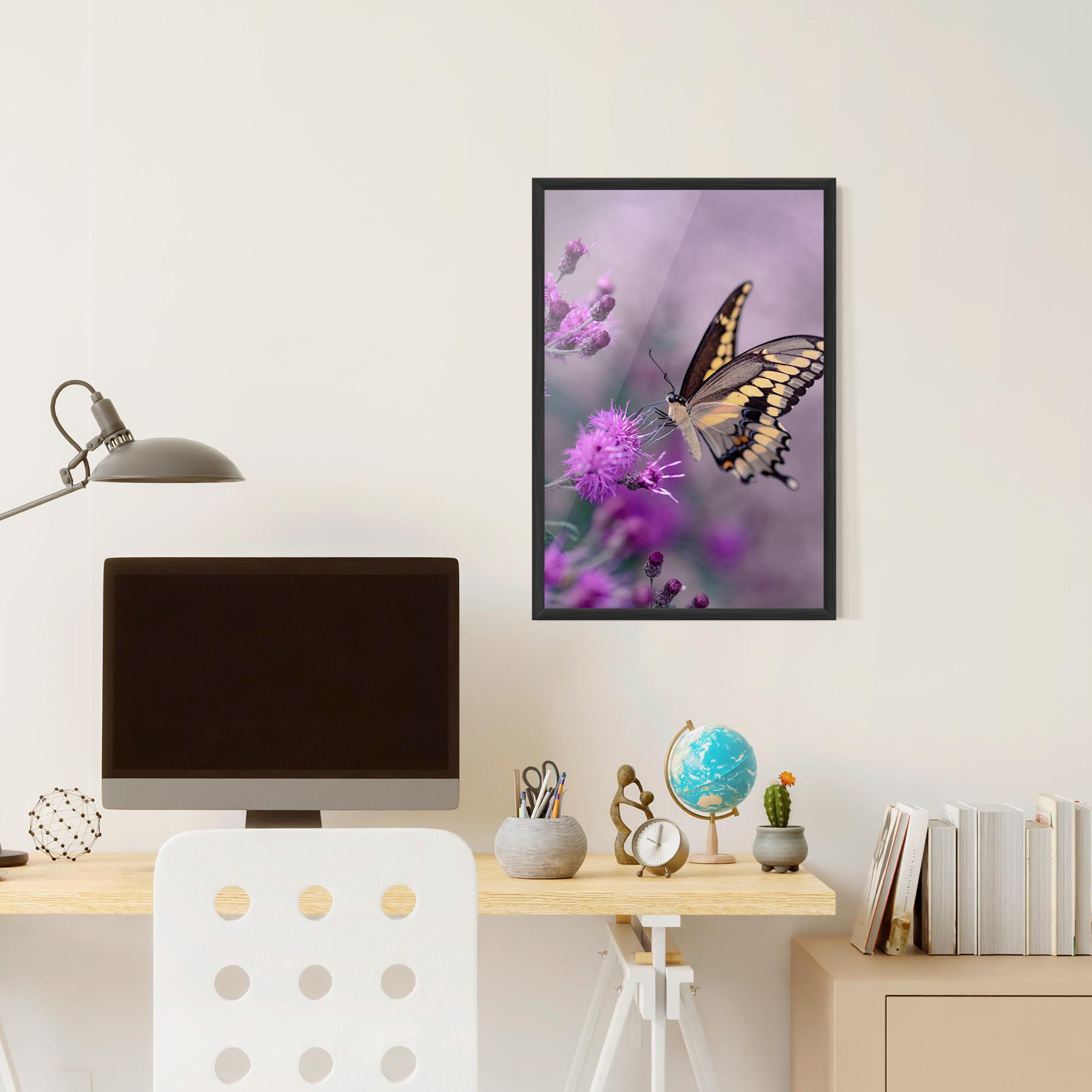 Poster Înrămat Cream Black Butterfly mockup 6