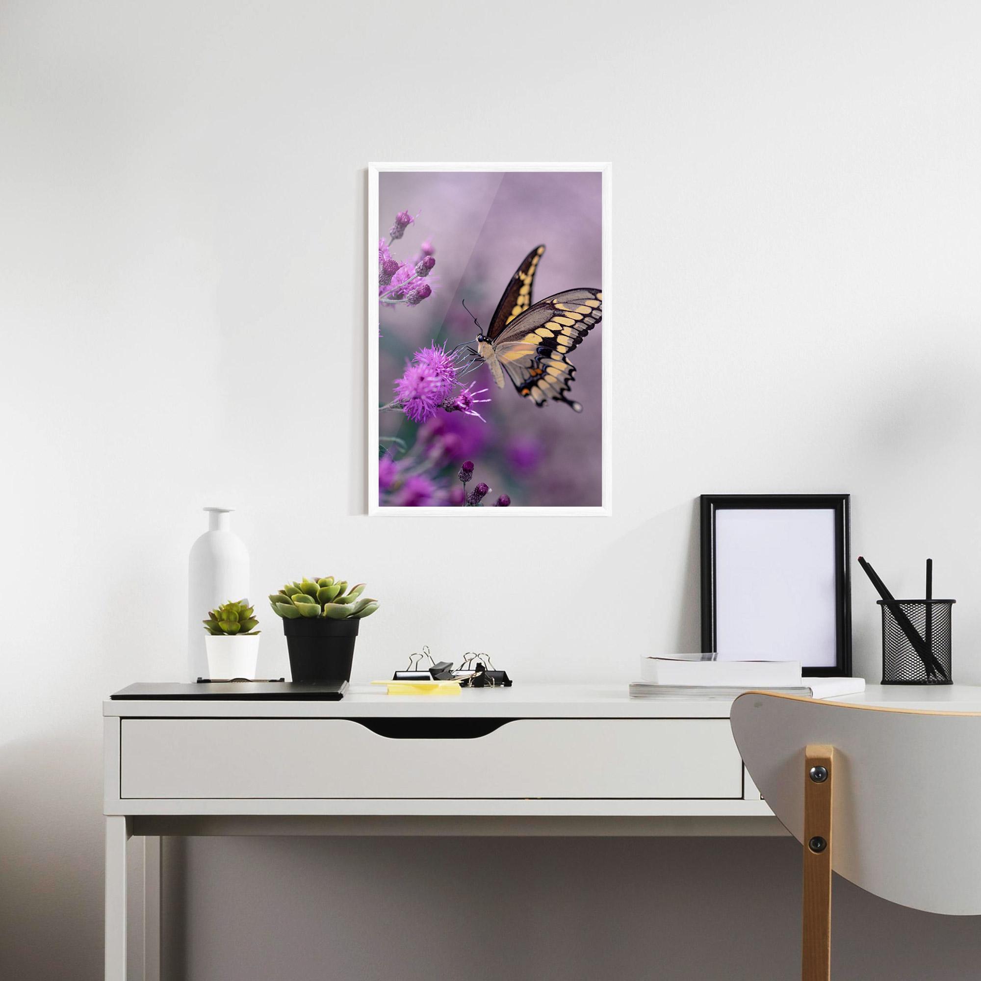 Poster Înrămat Cream Black Butterfly mockup 7