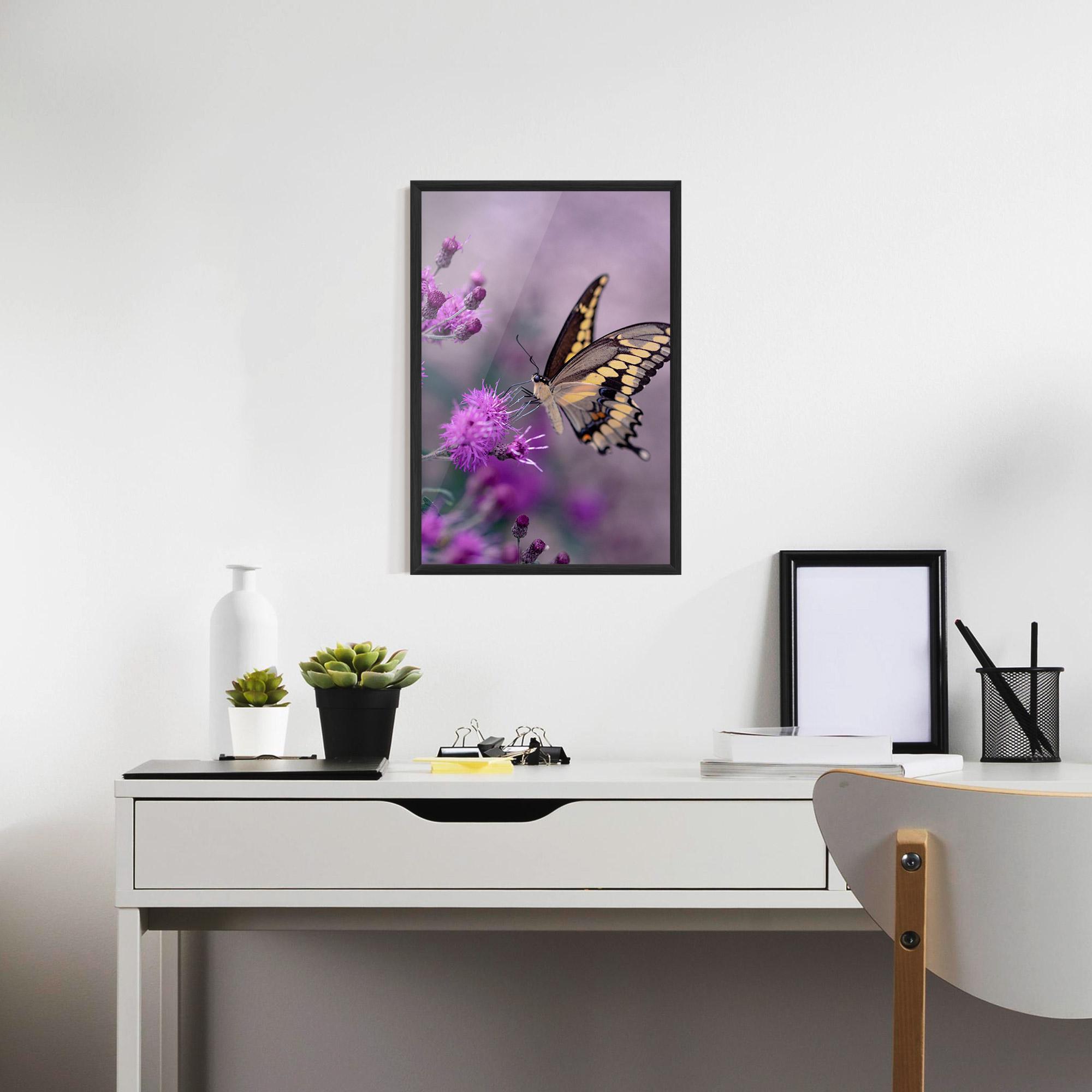 Poster Înrămat Cream Black Butterfly mockup 7