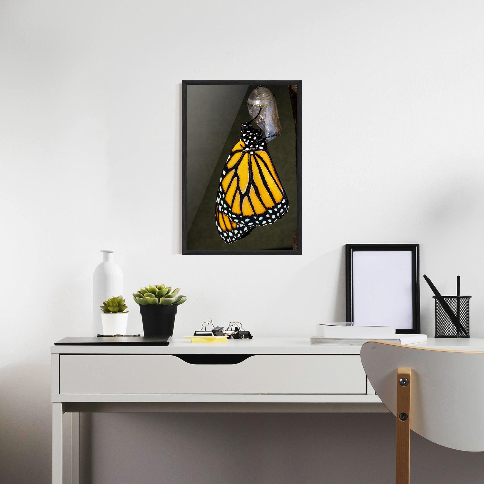 Poster Înrămat Dark Yellow Butterfly mockup 7