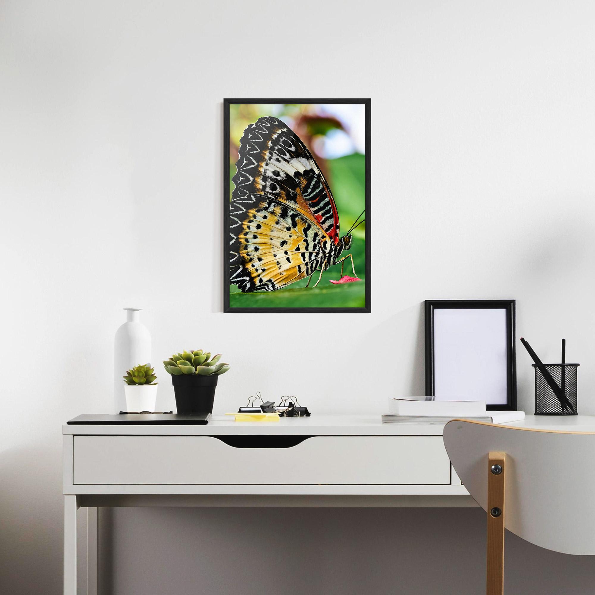 Poster Înrămat Pretty Colorful Butterfly mockup 7