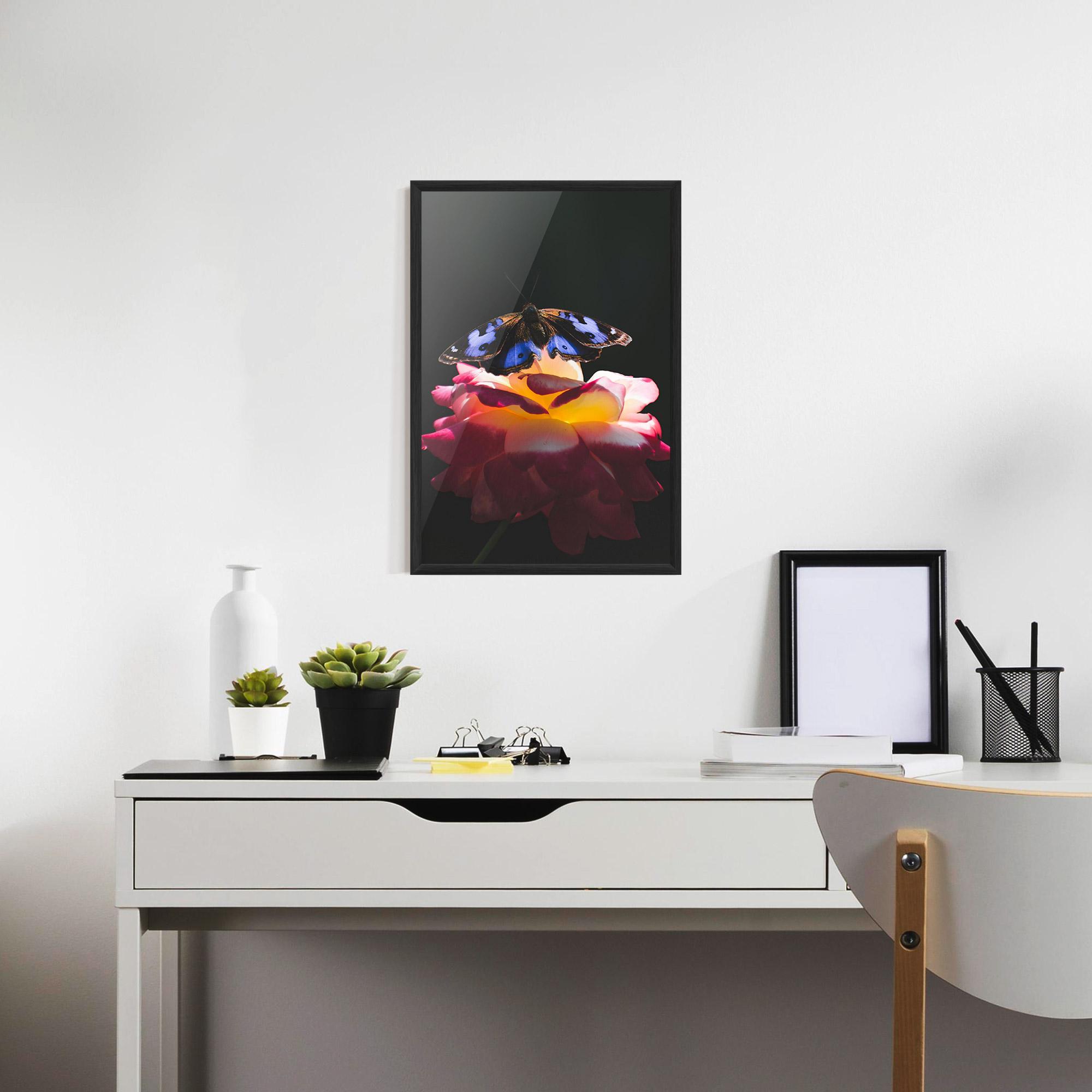 Poster Înrămat Rose Butterfly mockup 7