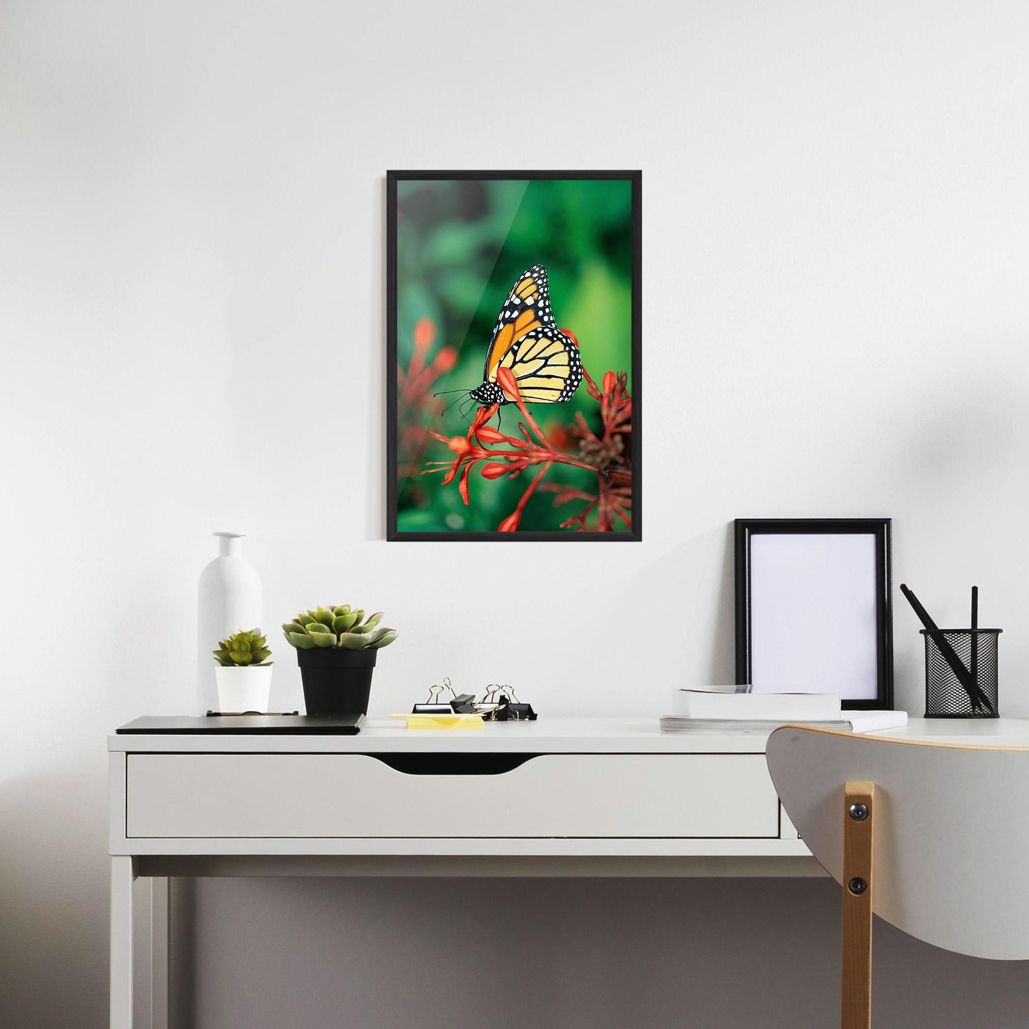 Poster Înrămat Small Orange Butterfly mockup 7