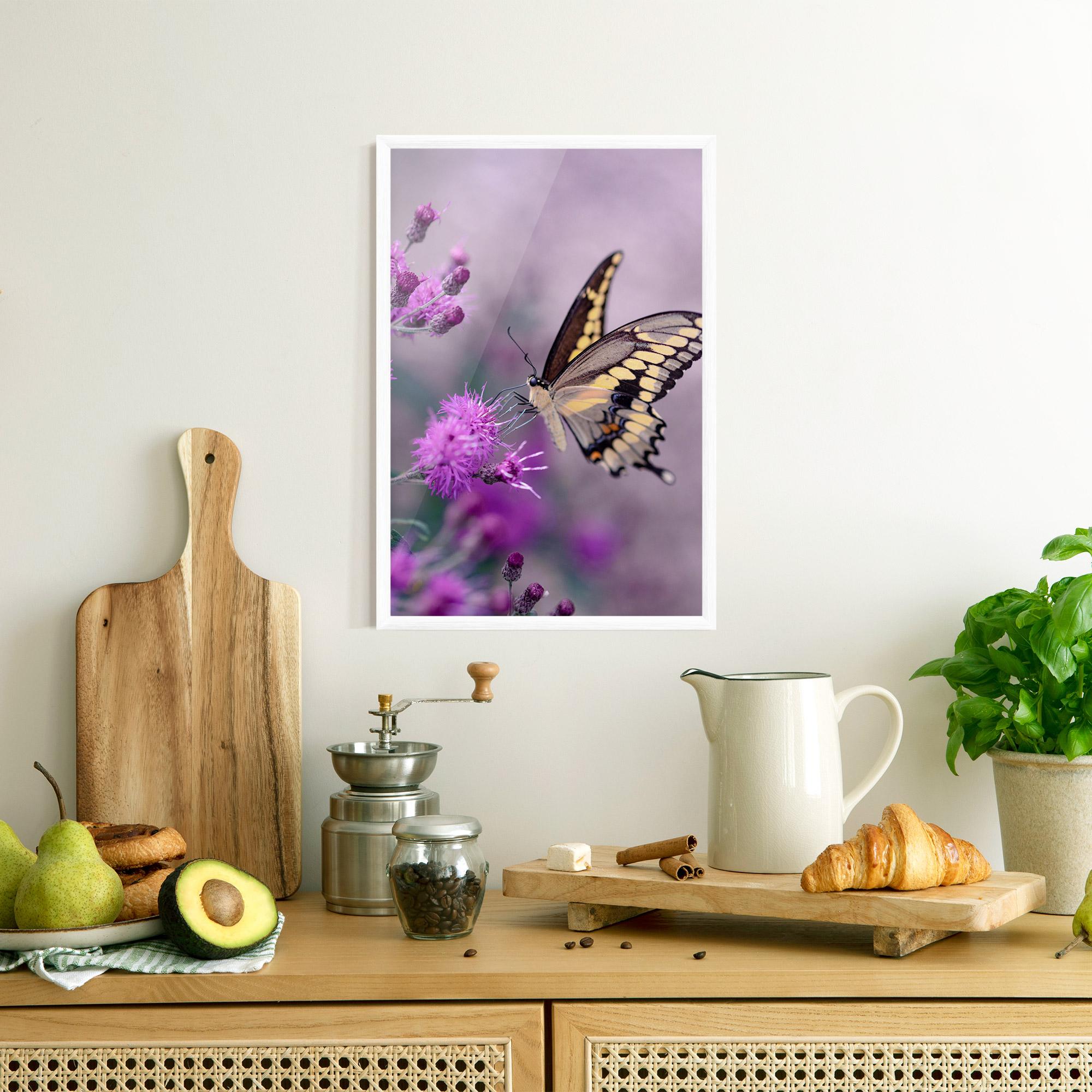 Poster Înrămat Cream Black Butterfly mockup 8