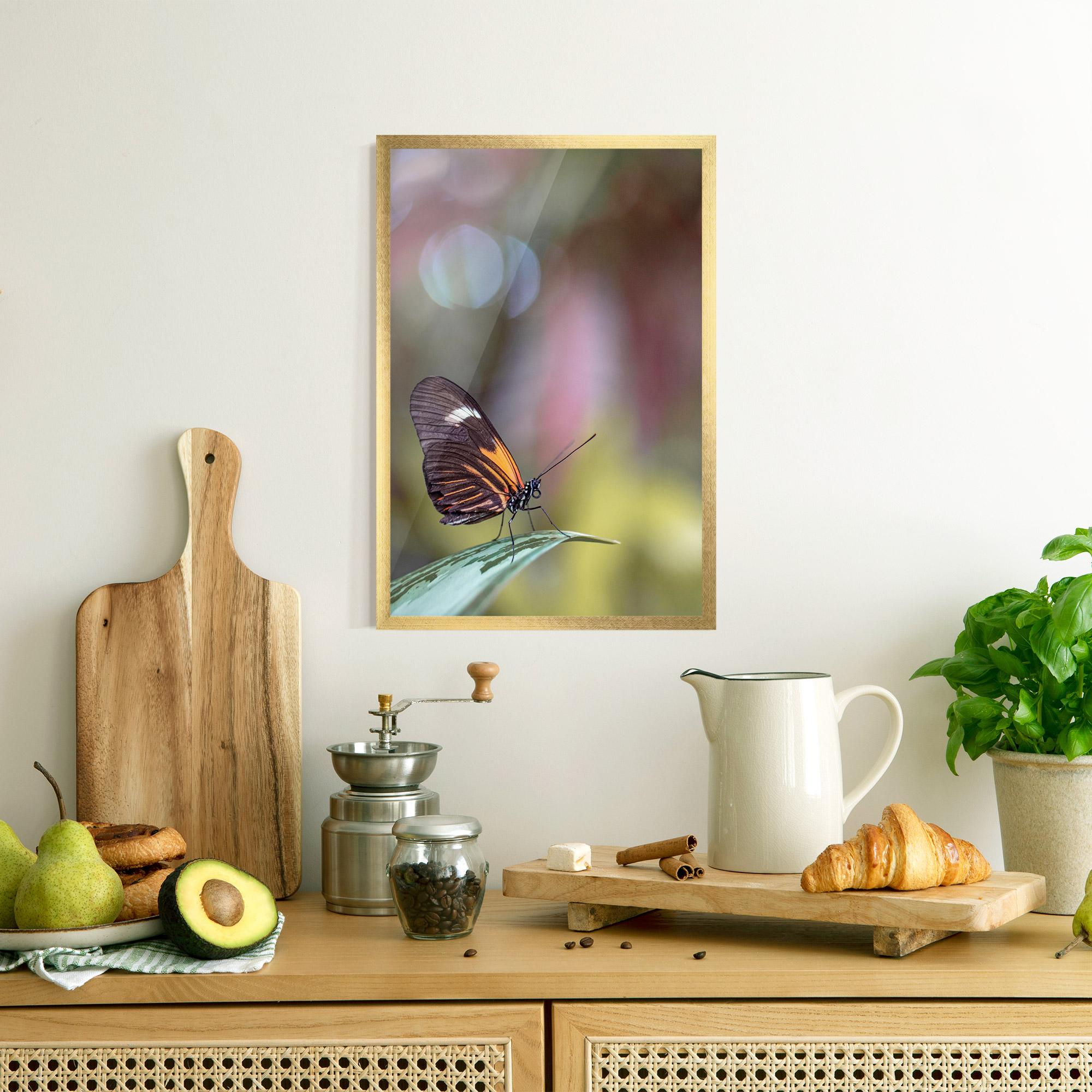 Poster Înrămat Dark Purple Butterfly mockup 8