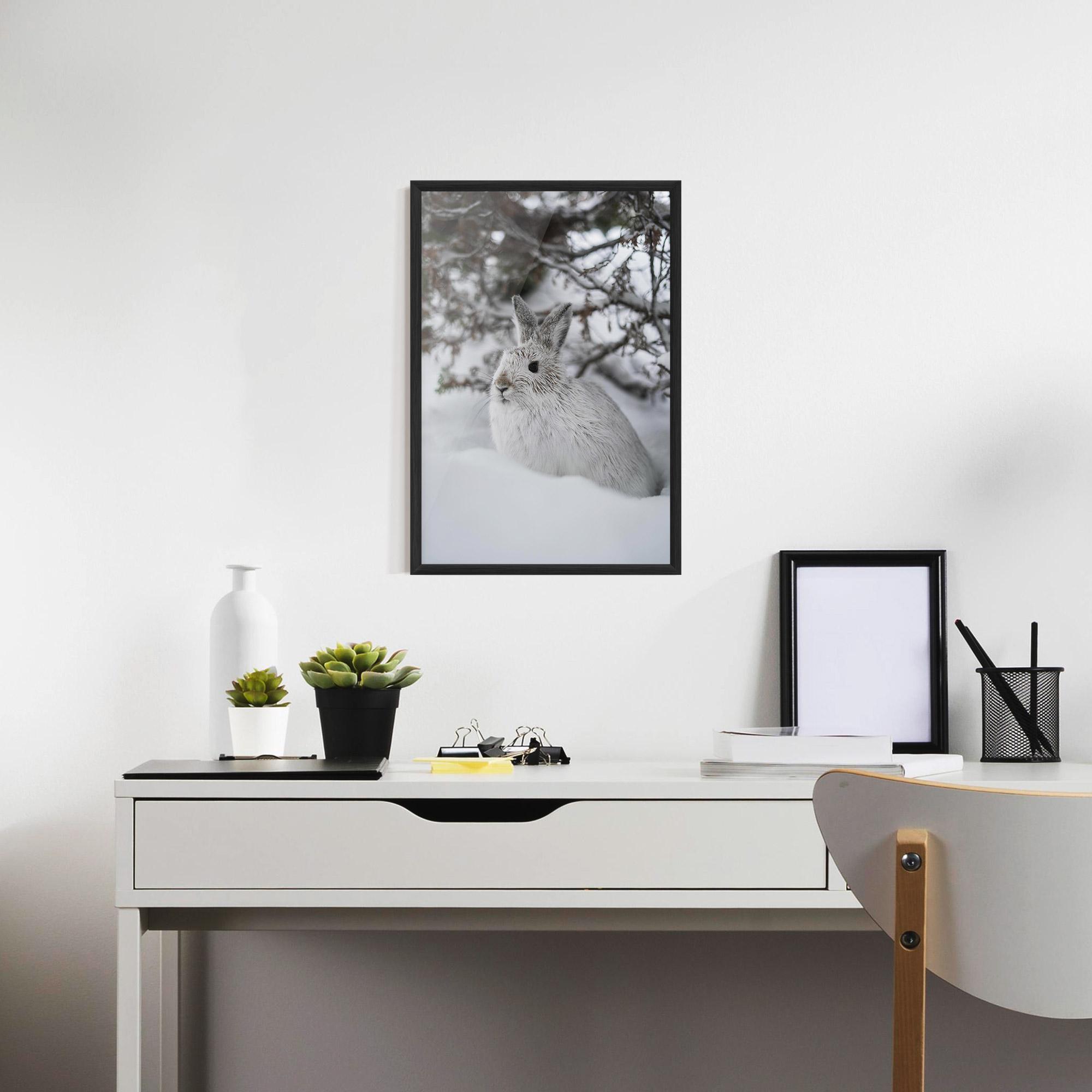 Poster Înrămat Bunny In Snow mockup 7