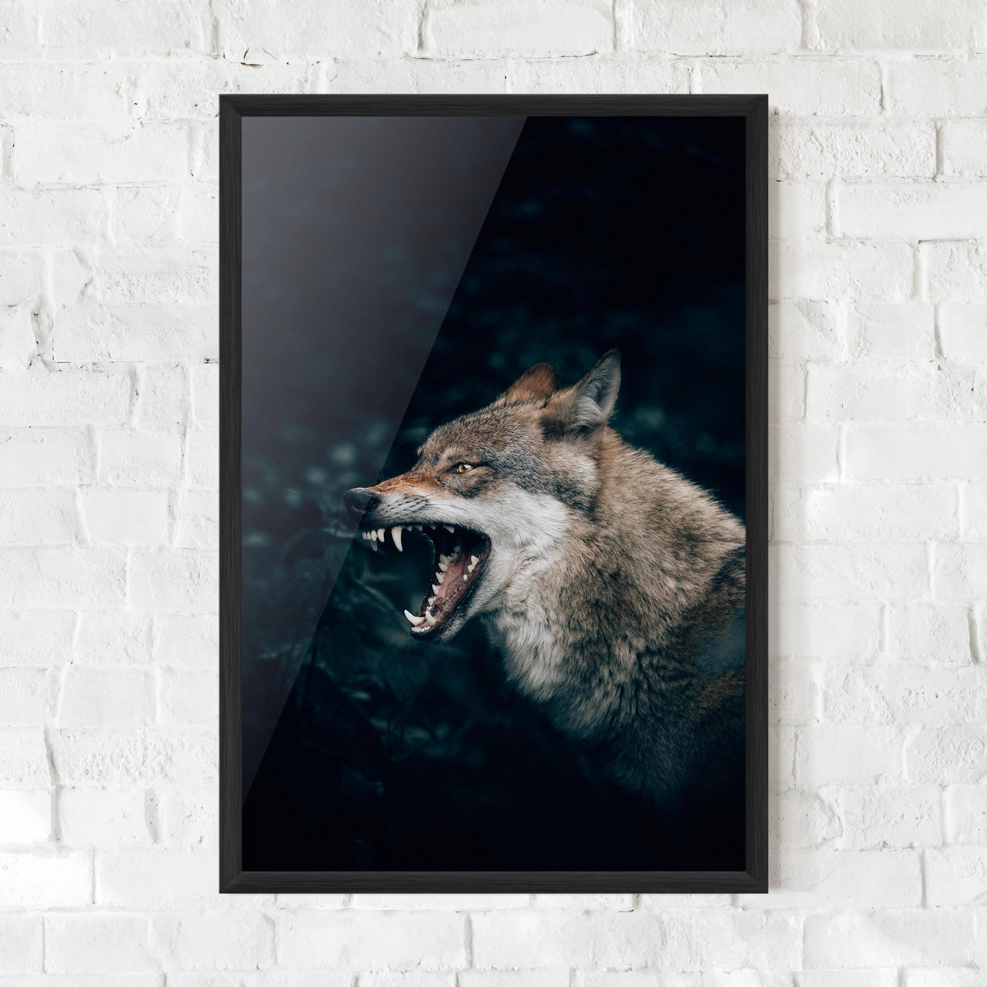 Poster Înrămat Angry Wolf In The Forest mockup 0